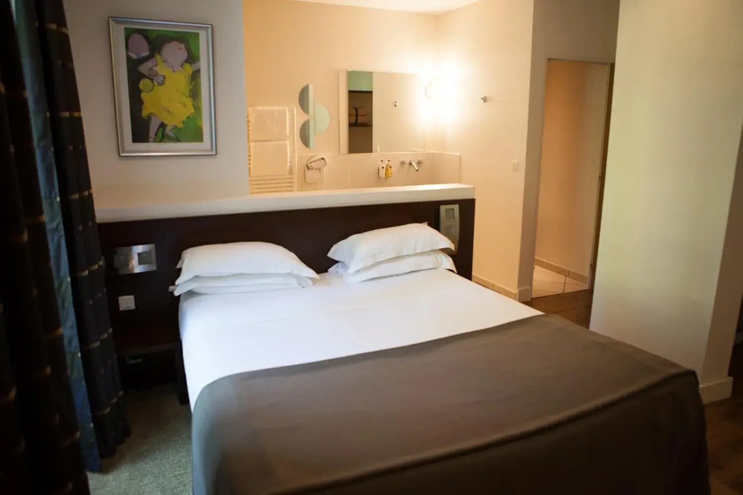 Superior Double Room in Hotel La Beauze Superior Double Room in Hotel La Beauze