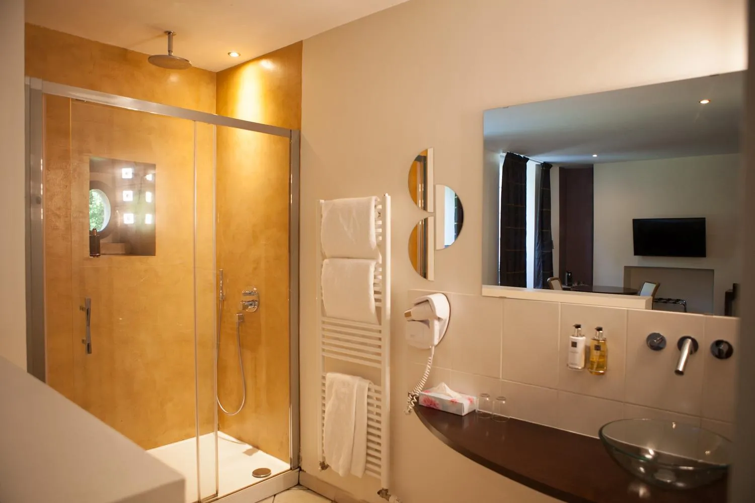 Bathroom in Hotel La Beauze