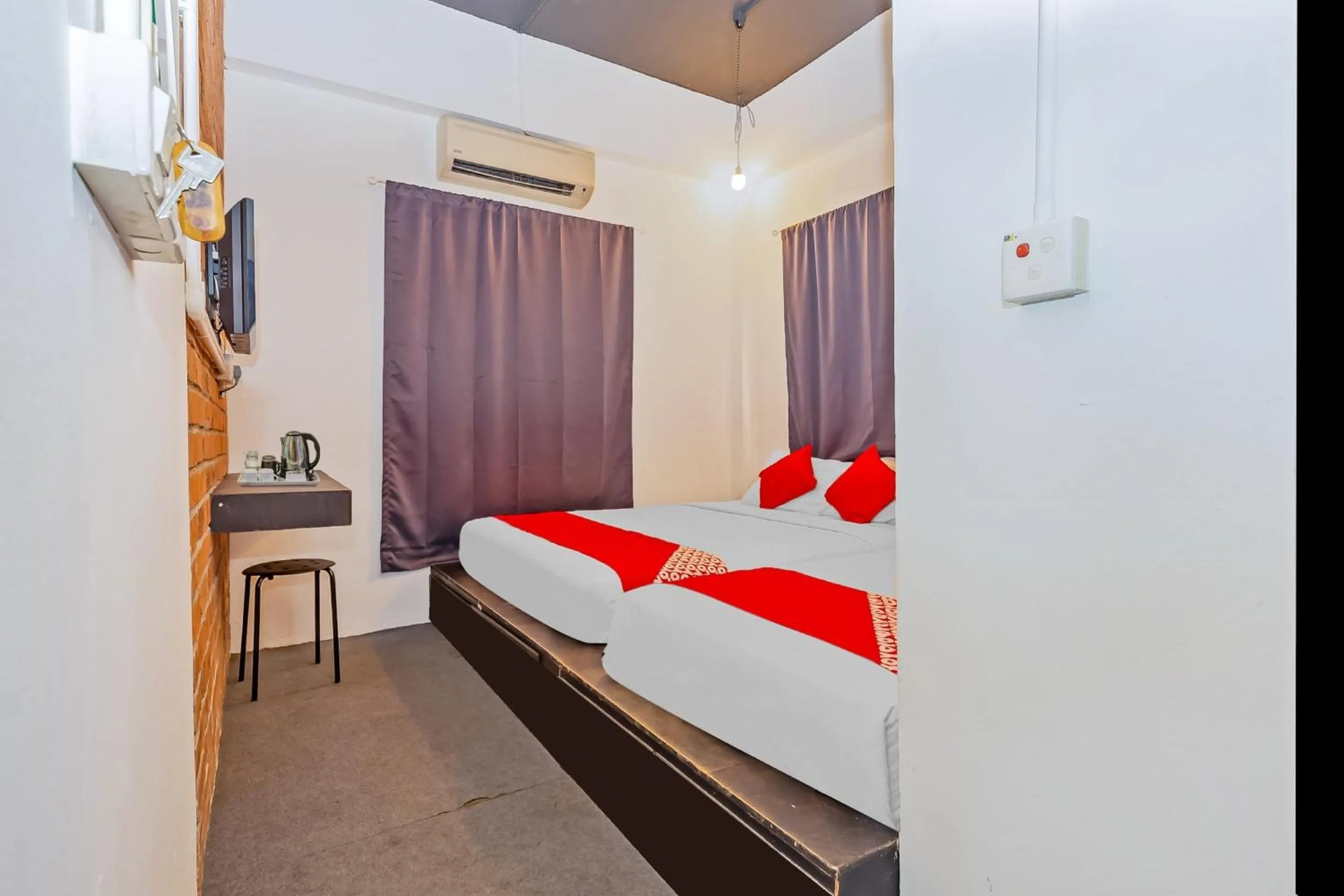 Bedroom, Bed in Hotel O Zzz Hotel