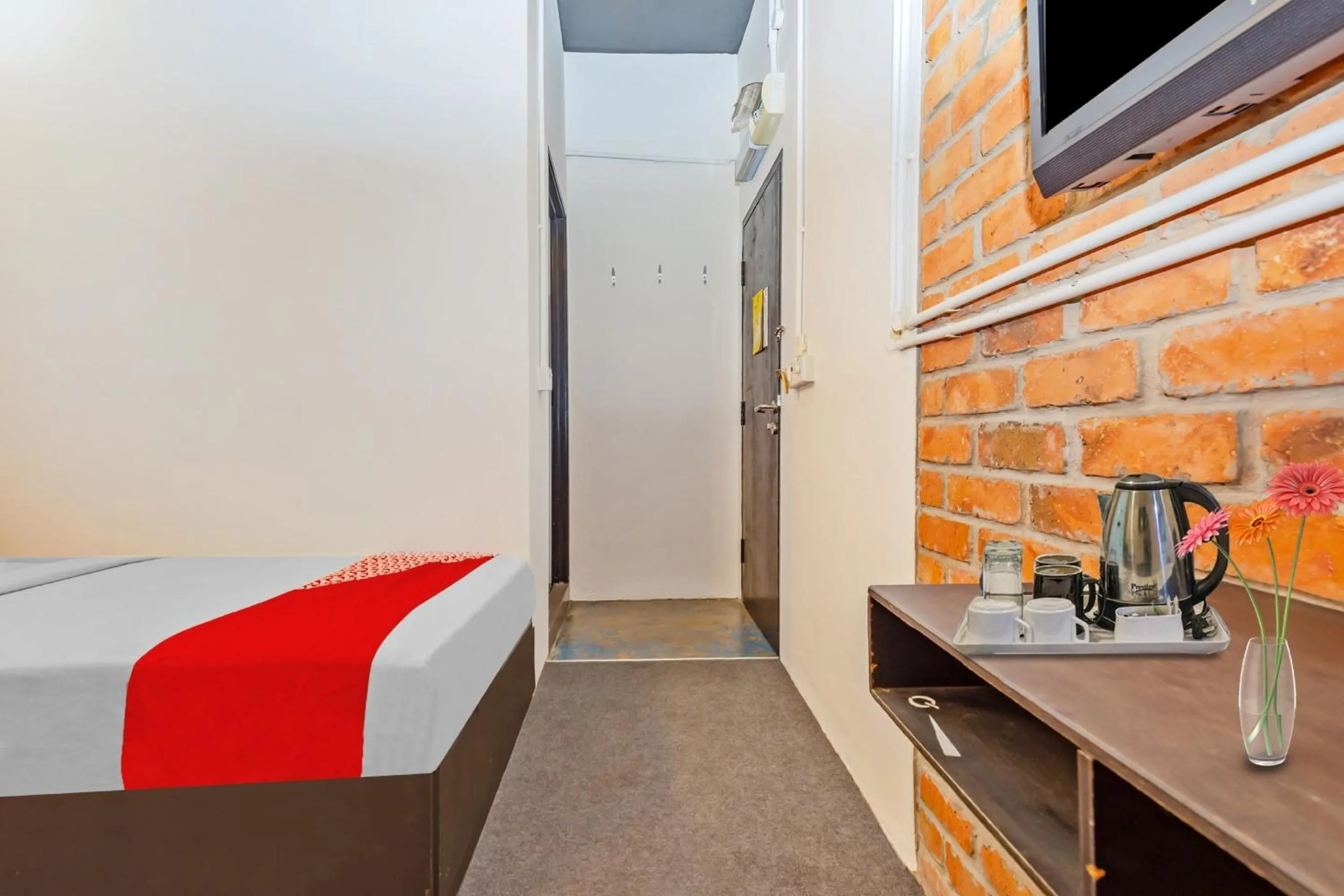 Bedroom, Bed in Hotel O Zzz Hotel