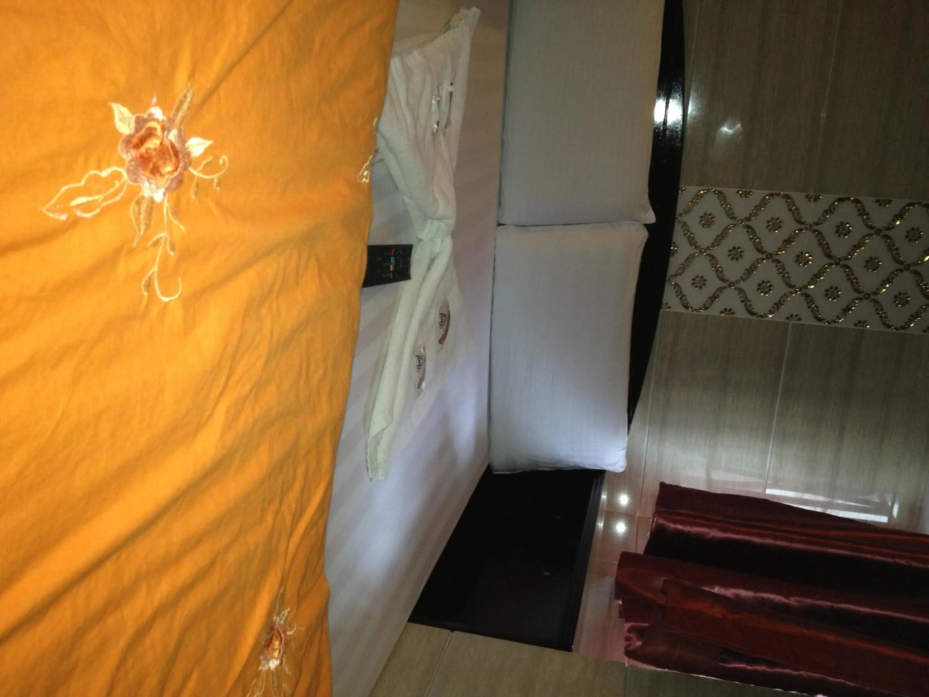 cot in Everest Hostel