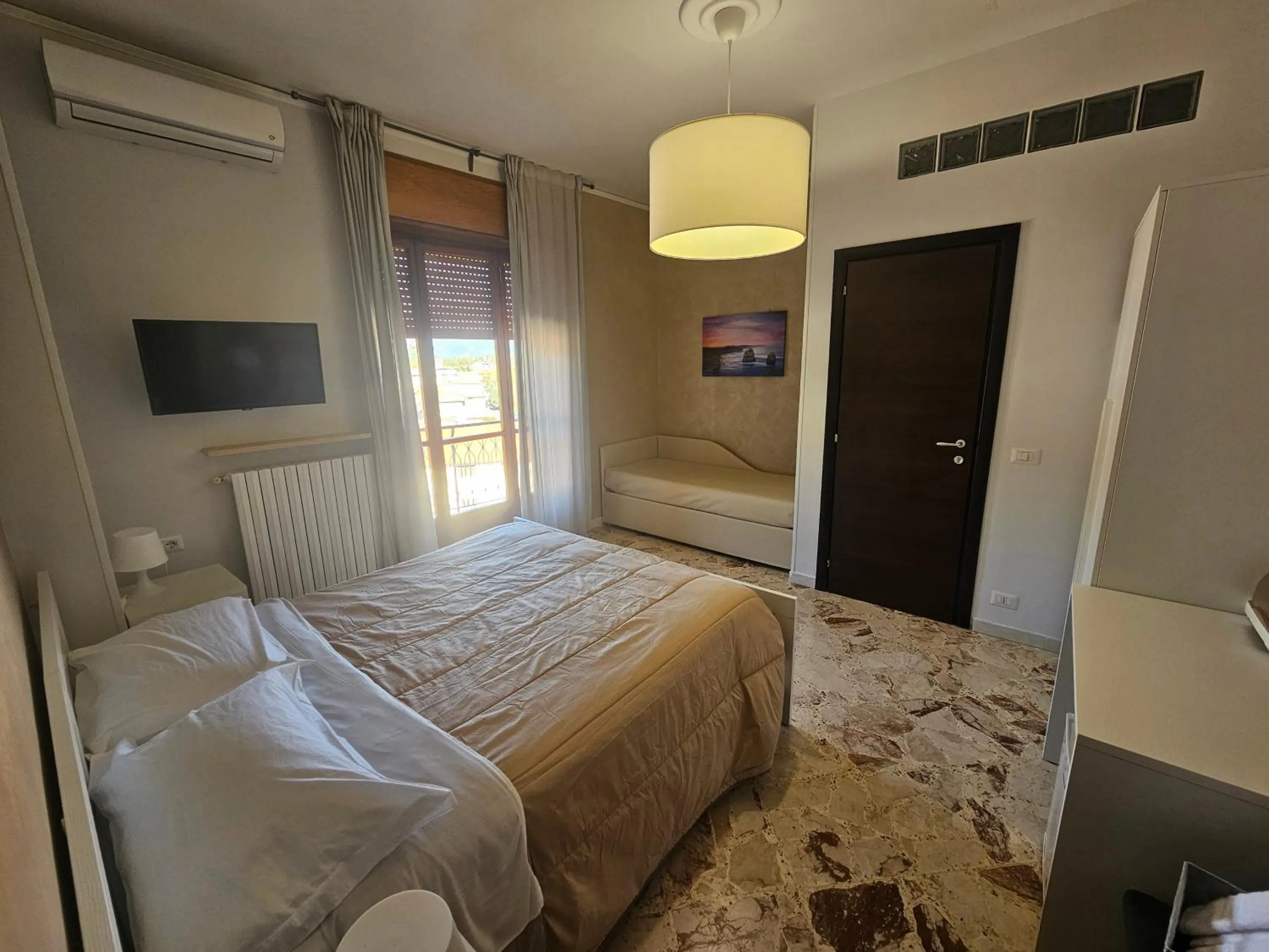 Bed in B&B dei Rota Affittacamere Mercato San Severino Salerno