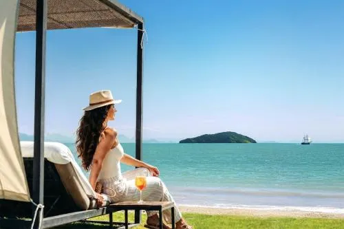 Zendaya Resort Beach Sport & Spa