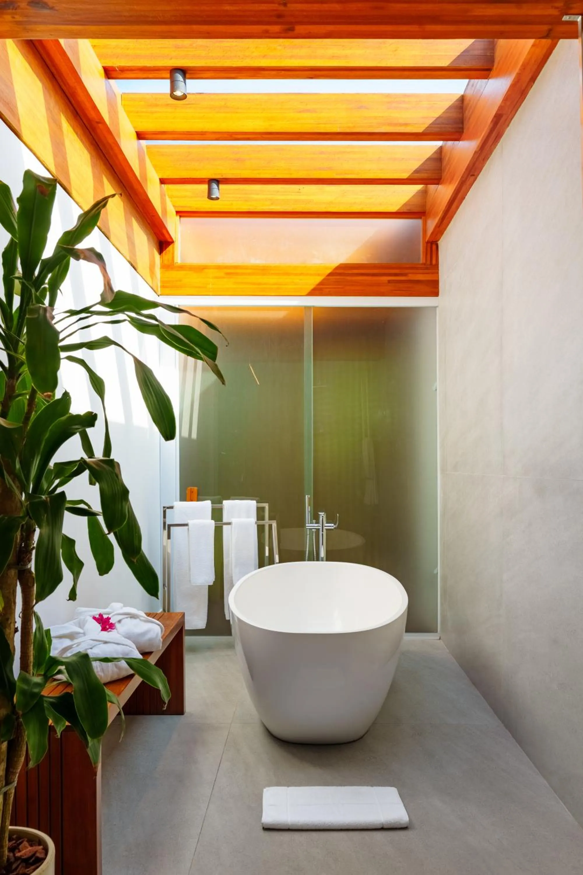 Bath in Zendaya Resort Beach Sport & Spa