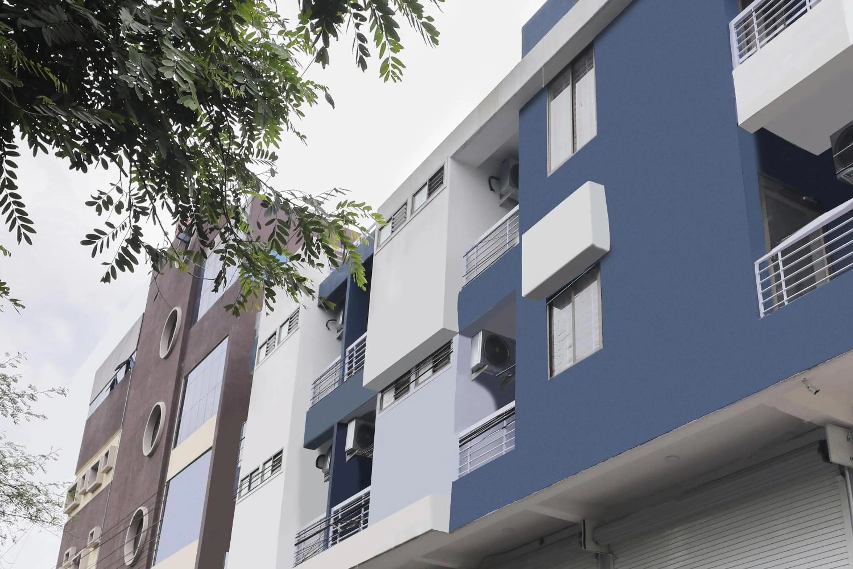 Facade/entrance in Hotel O La Flora