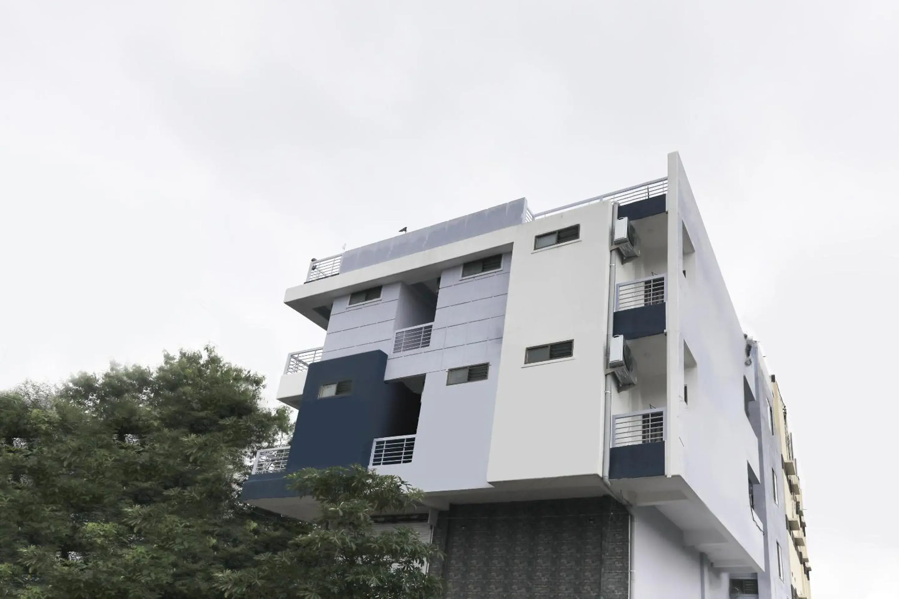 Facade/entrance in Hotel O La Flora Facade/entrance in Hotel O La Flora