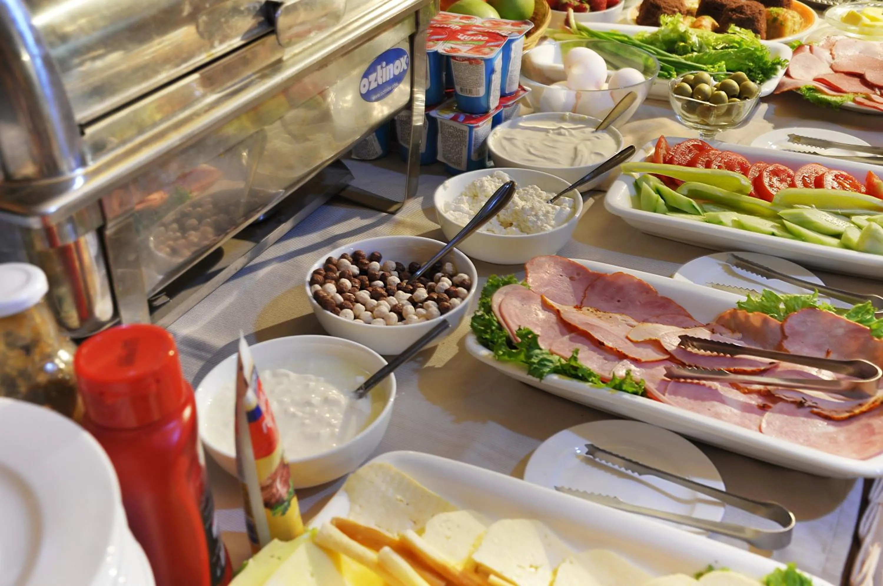 Breakfast in Hotel Corner