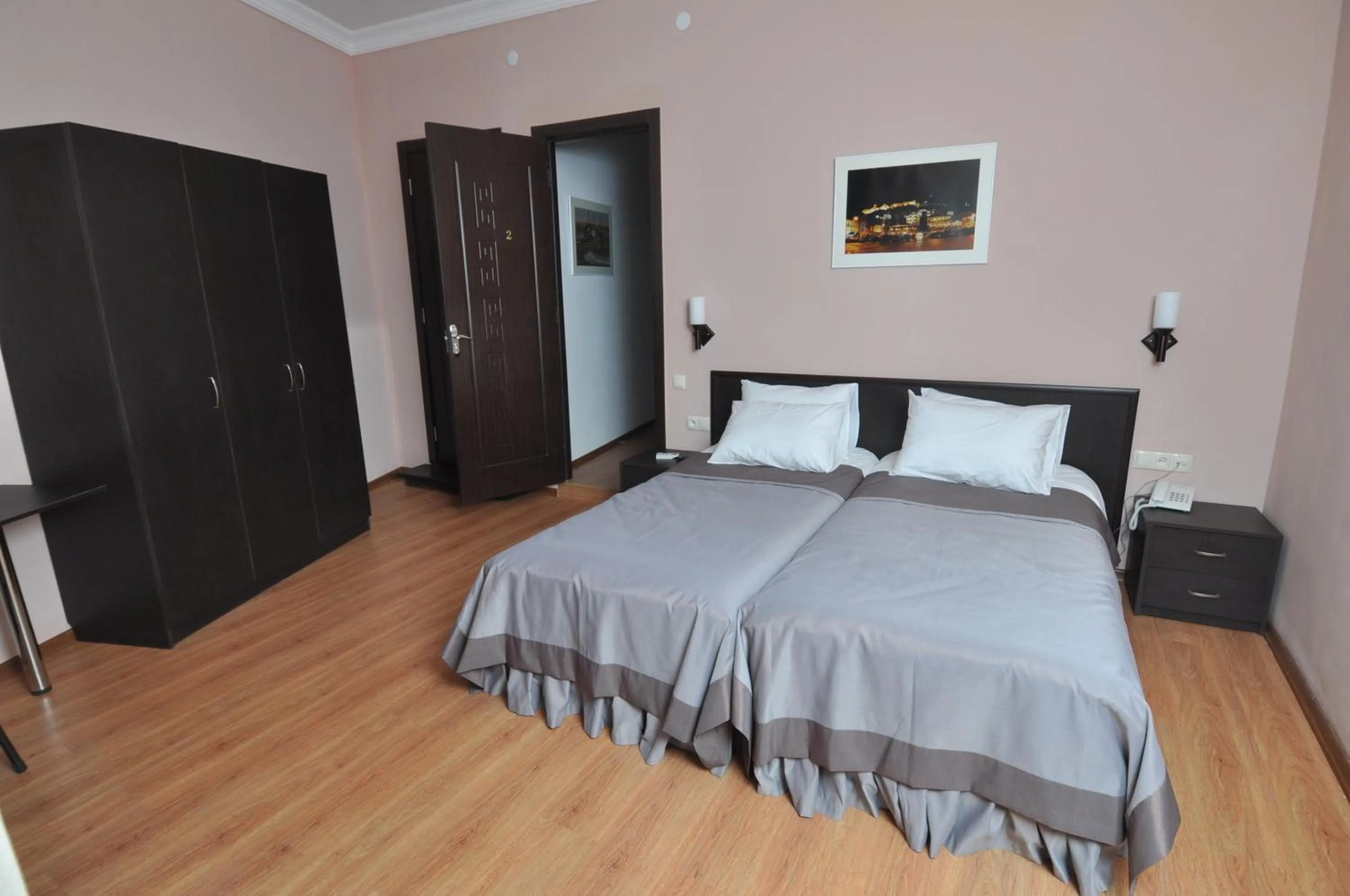 Bedroom, Bed in Hotel Corner