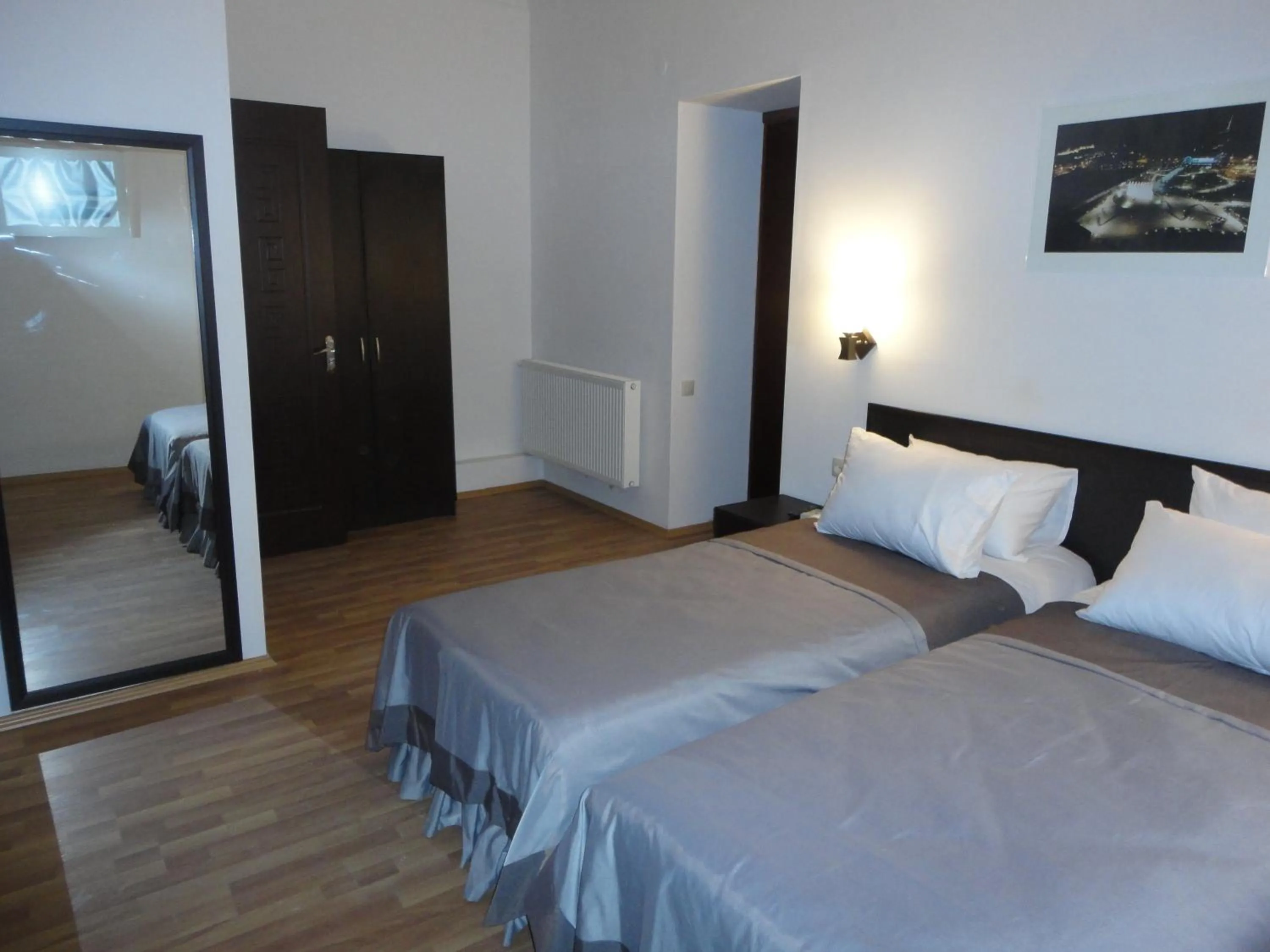 Bedroom, Bed in Hotel Corner