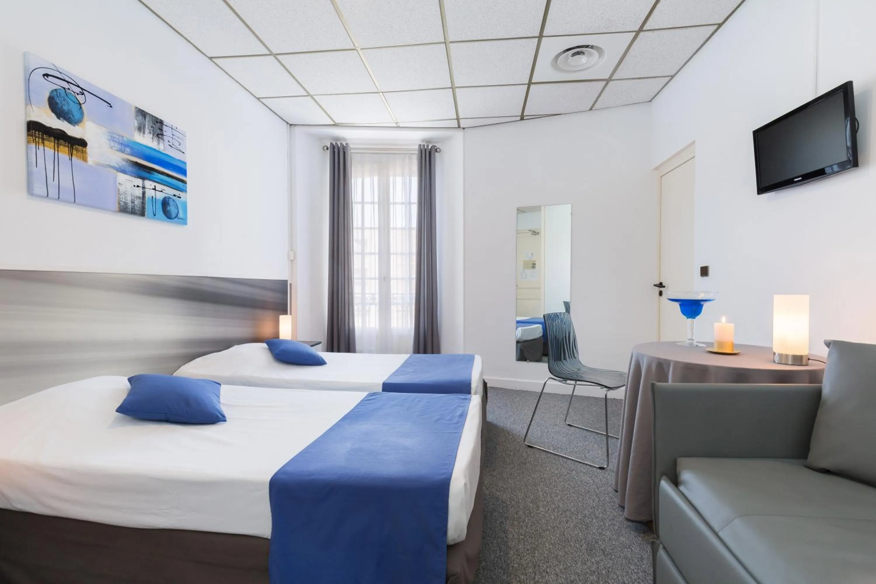 Bed in Hotel El Paradiso