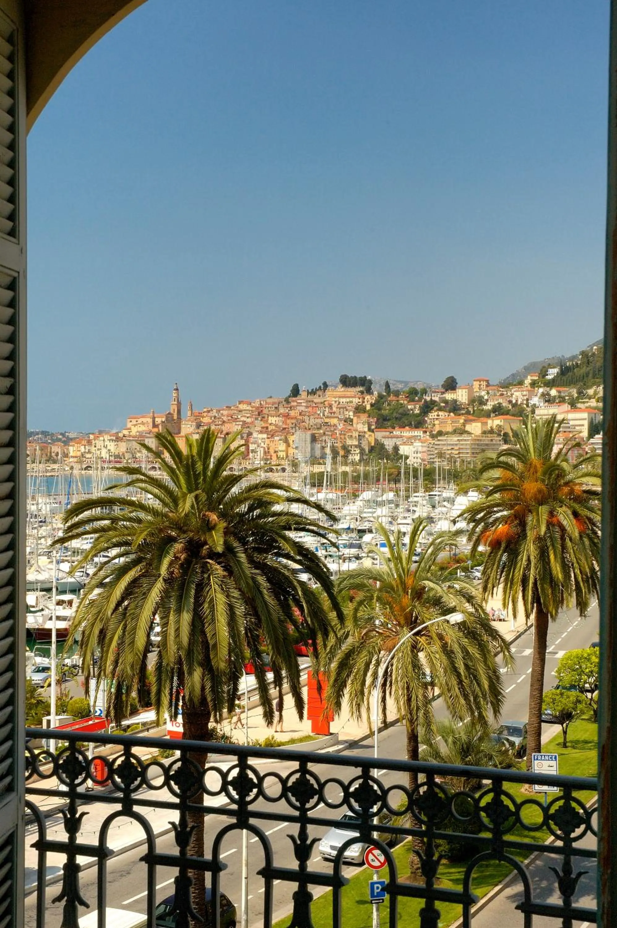 Day in Hotel El Paradiso