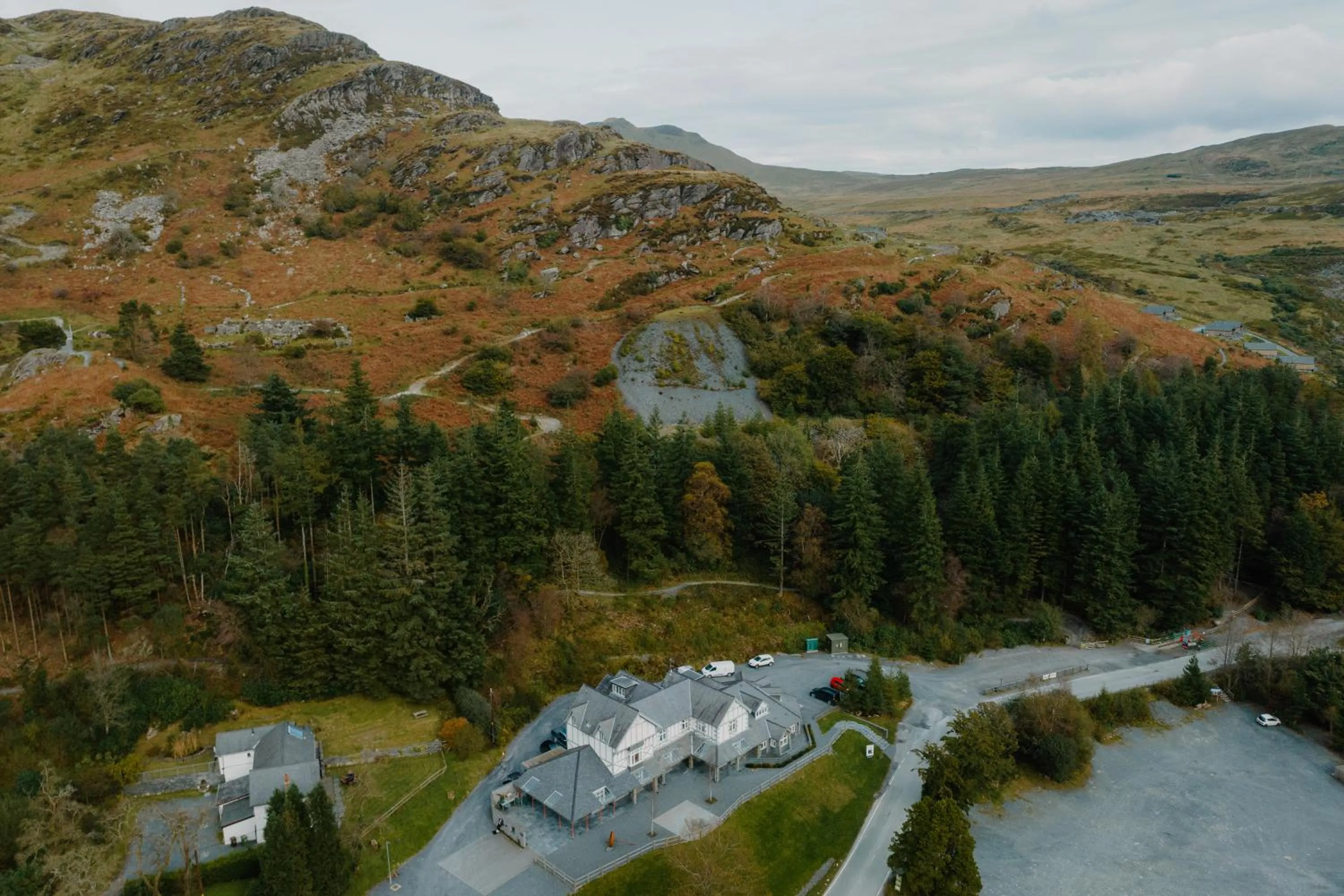 Property building in Plas Weunydd