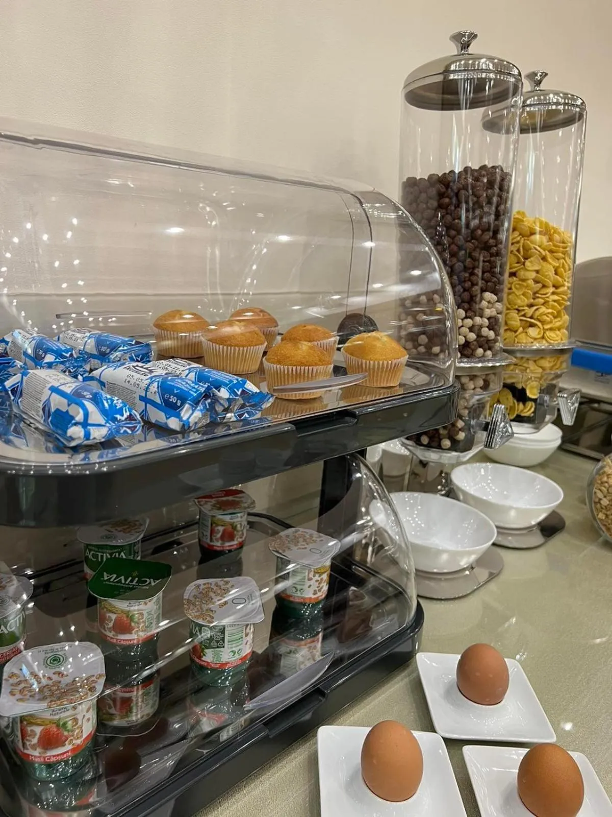 Breakfast in Ambassador Hotel