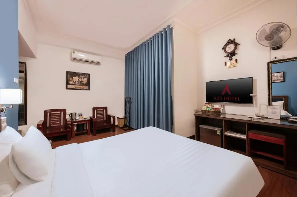 Bed in A25 Hotel - 45B Giảng Võ