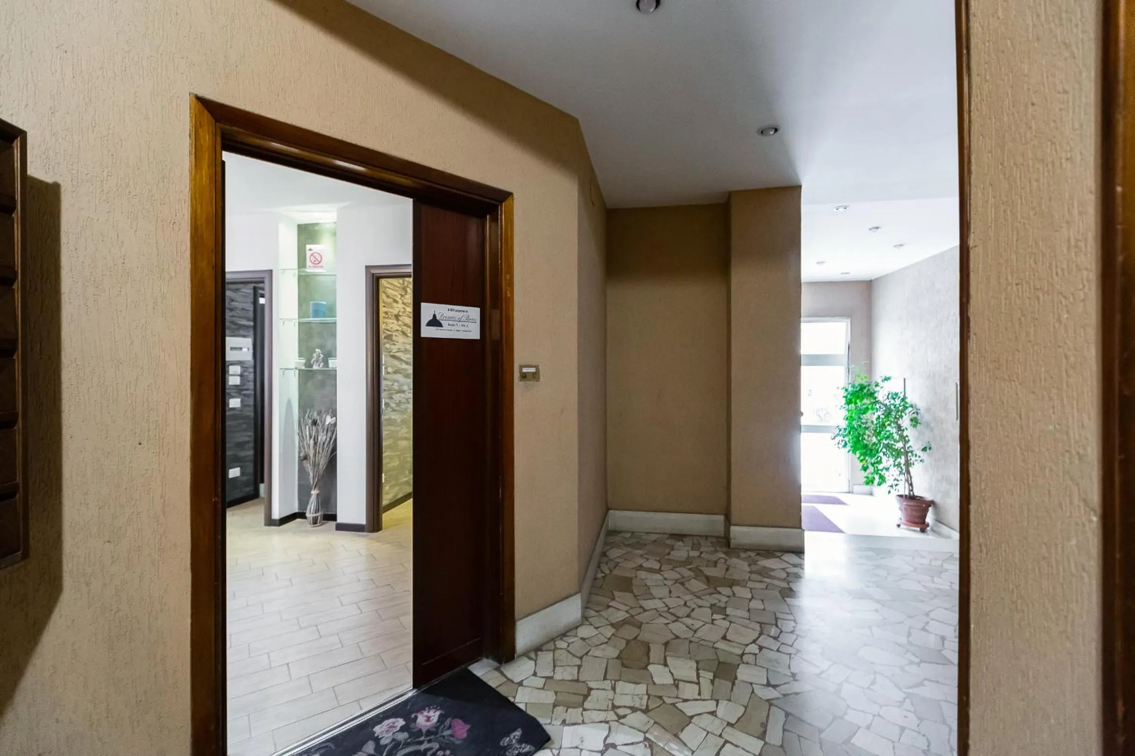 Facade/entrance in Dreams Of Rome