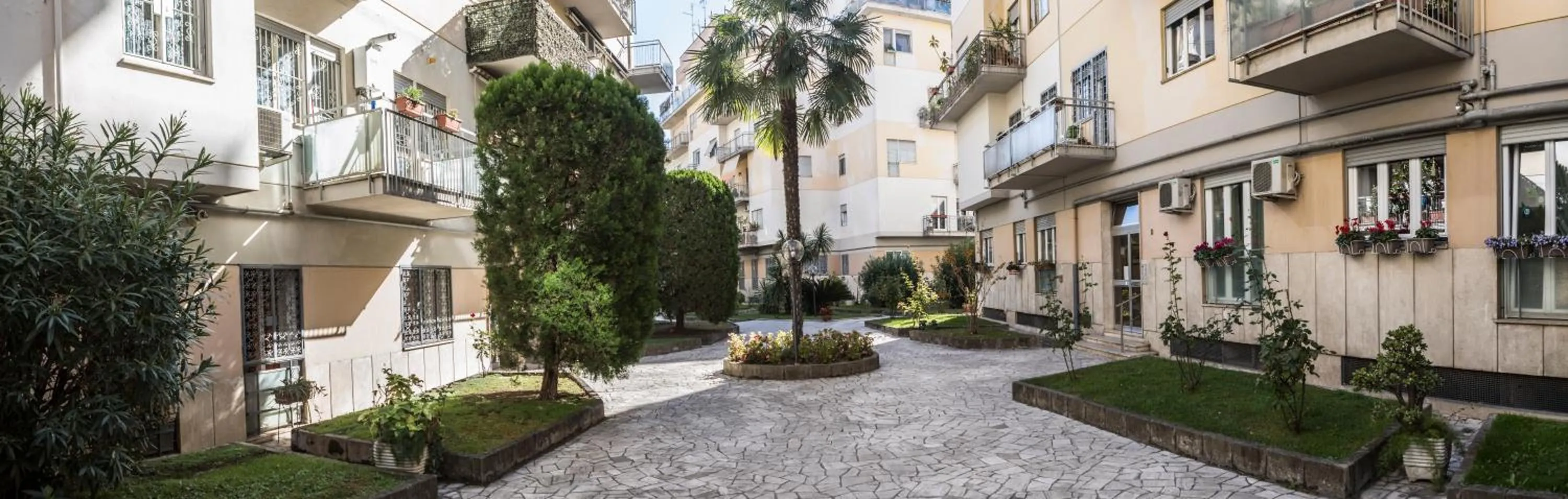 Property building in Dreams Of Rome