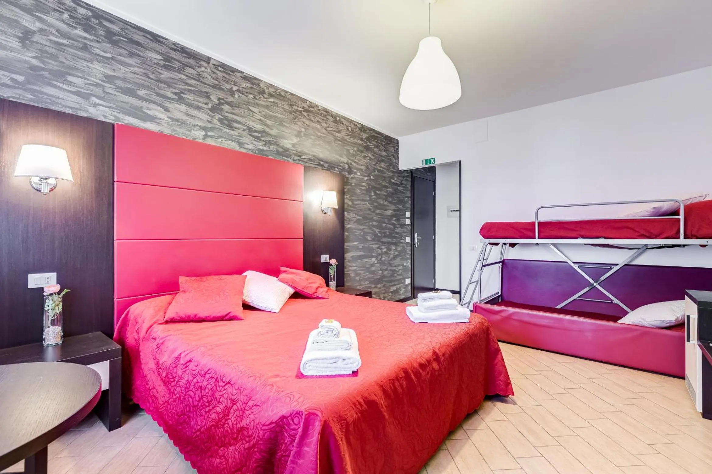 Photo of the whole room in Dreams Of Rome