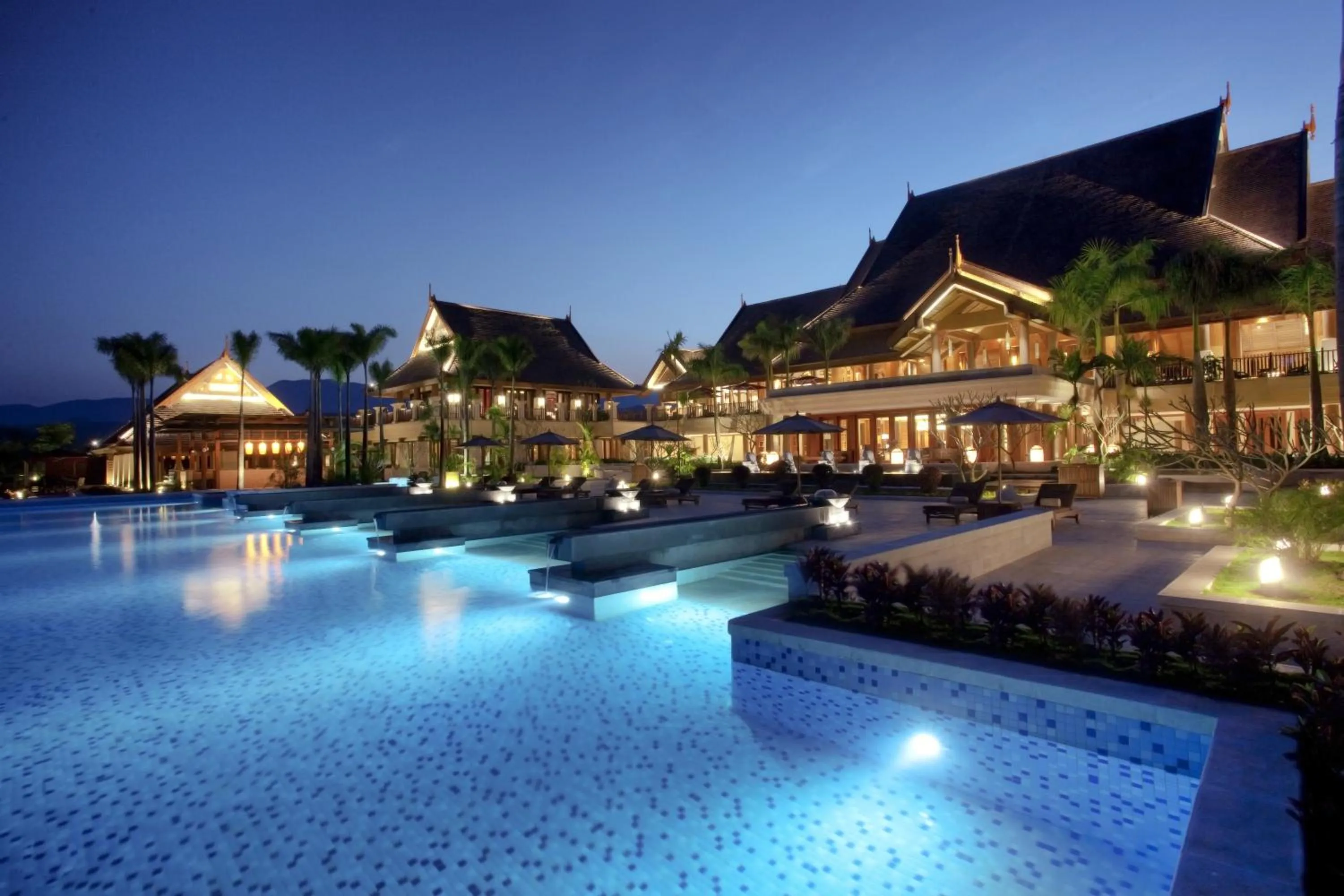 Swimming pool in Anantara Xishuangbanna Resort