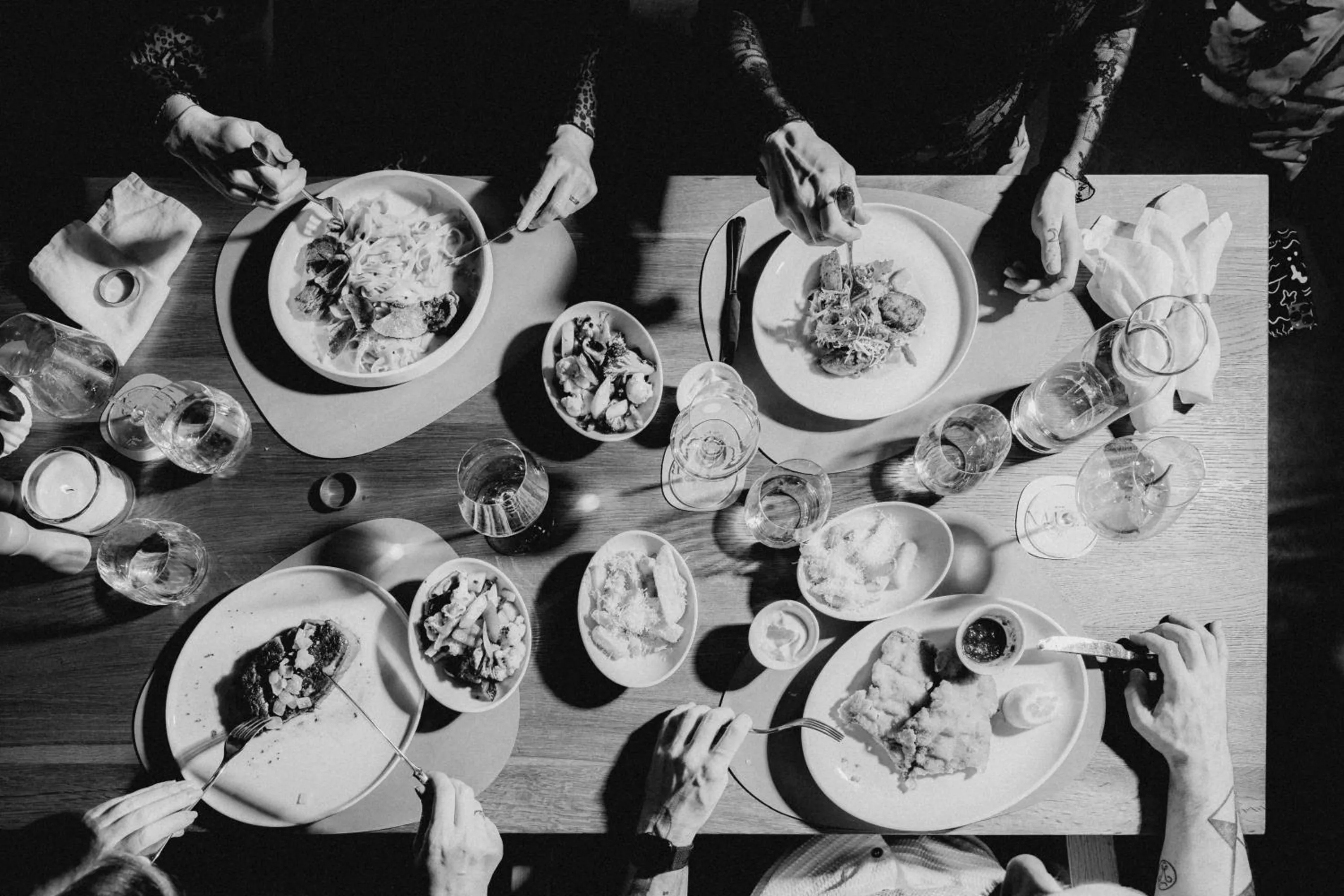 Restaurant/places to eat in zumOXN