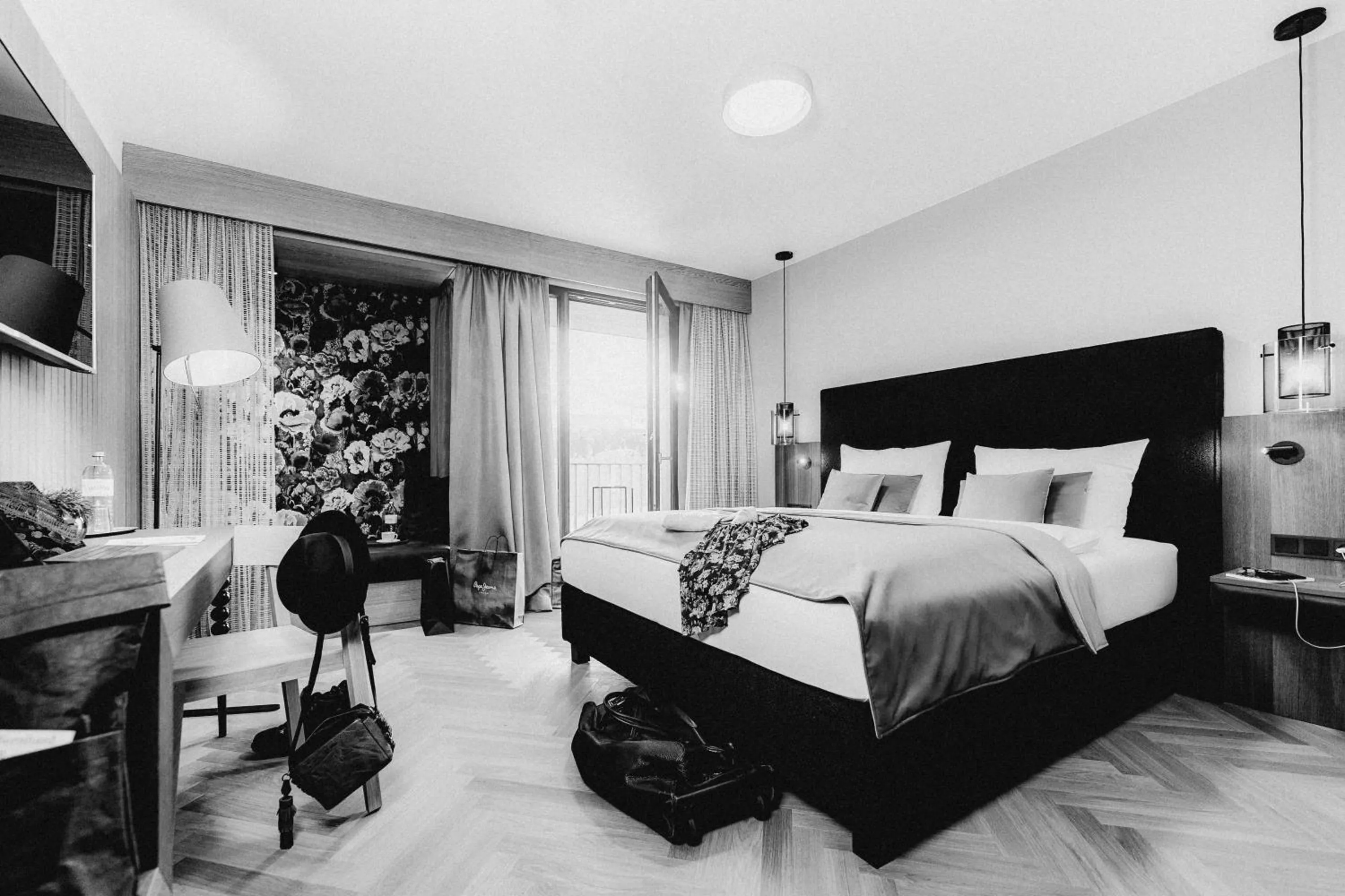 Photo of the whole room, Bed in zumOXN