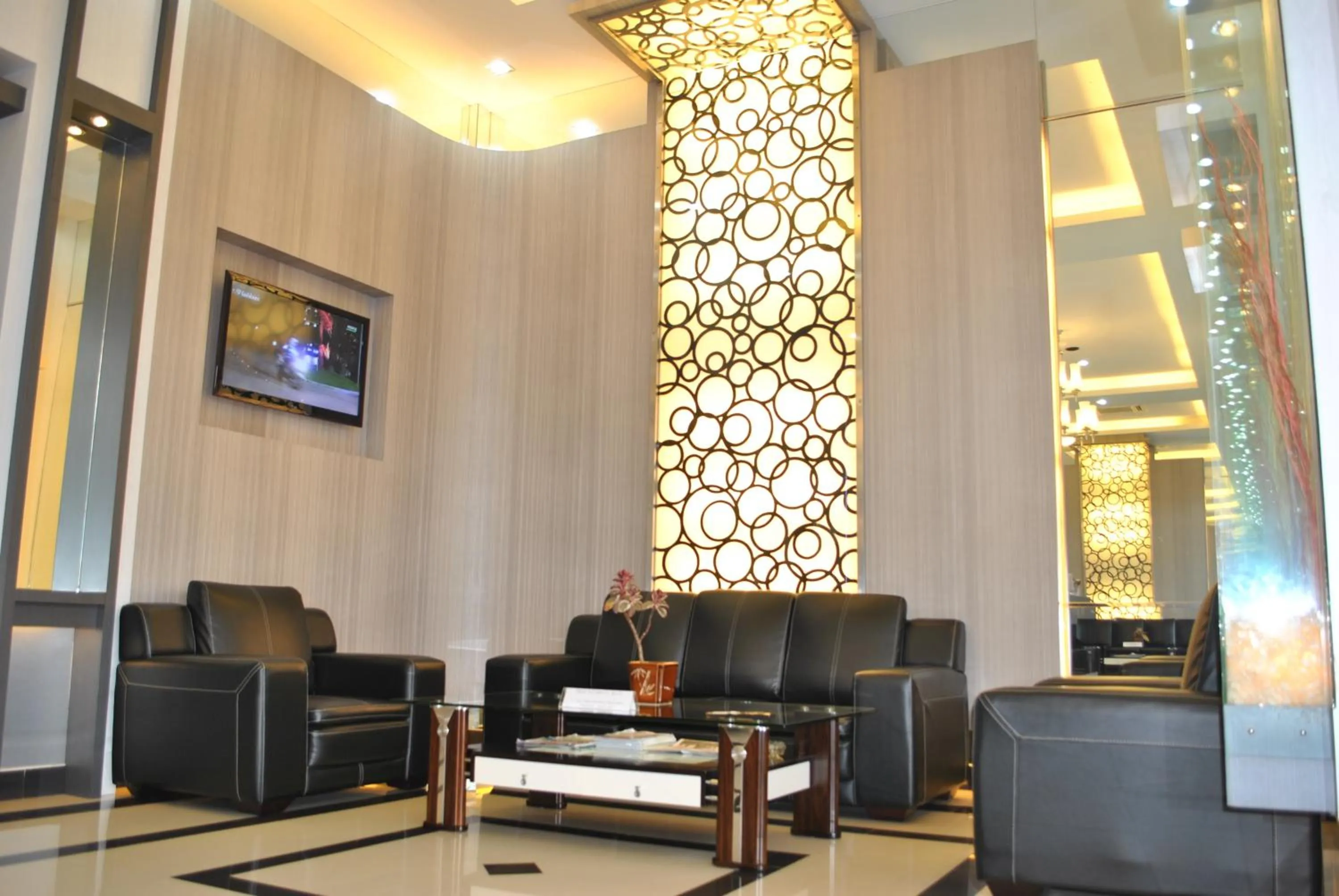 Lobby or reception in Hotel Harmony In & Karaoke