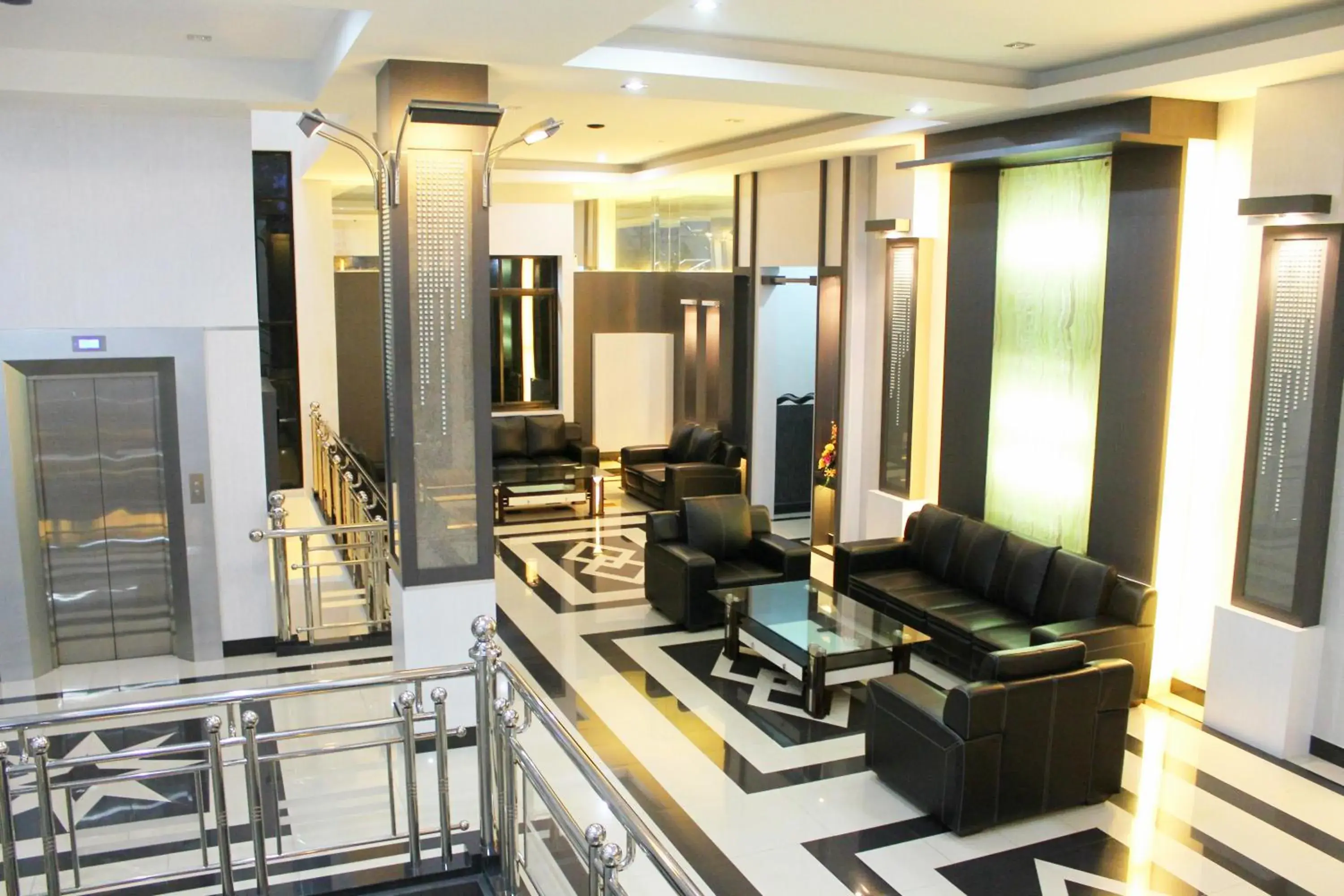 Lobby or reception in Hotel Harmony In & Karaoke Lobby or reception in Hotel Harmony In & Karaoke