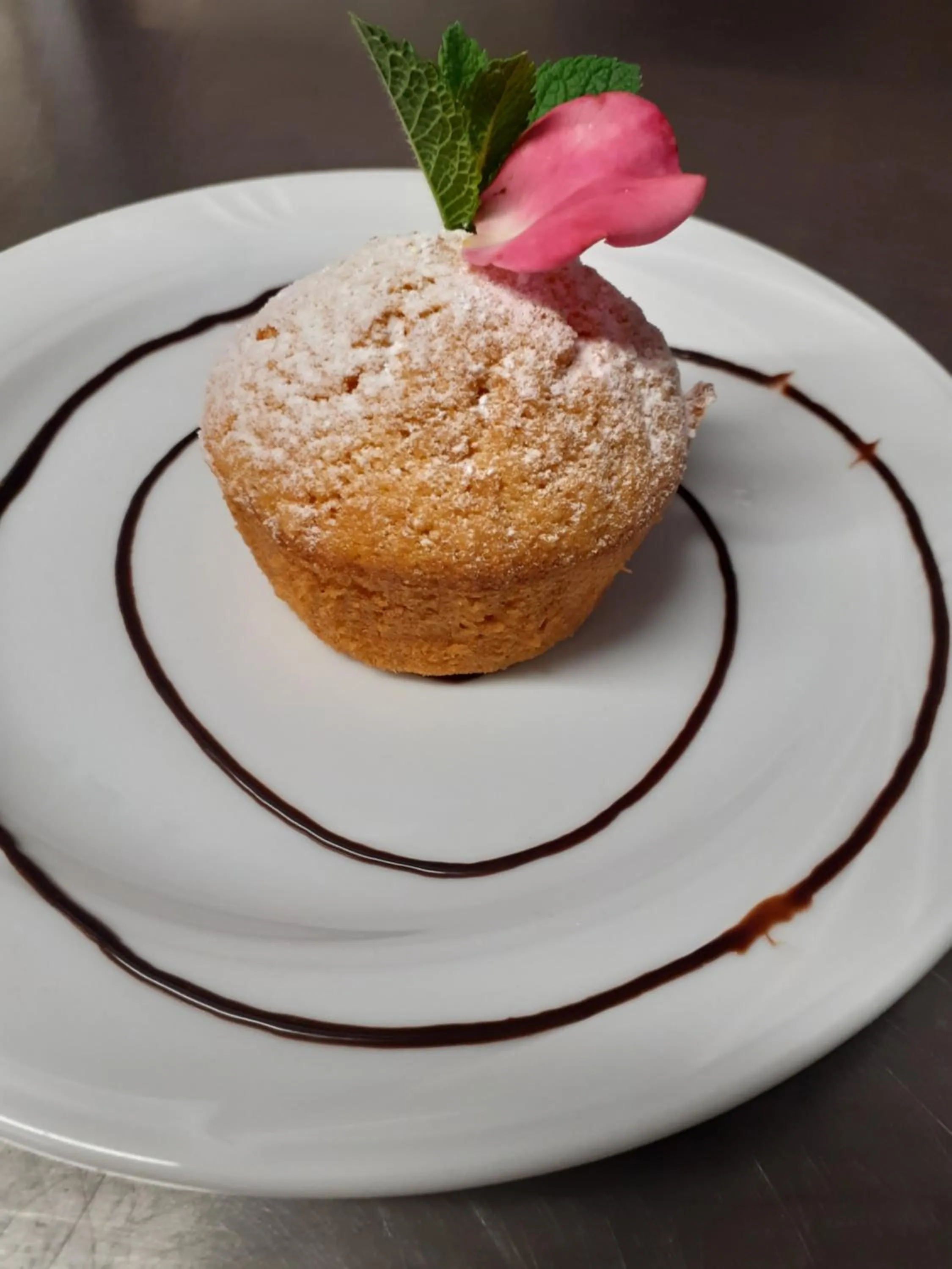 Food and drinks in Hotel Aurora