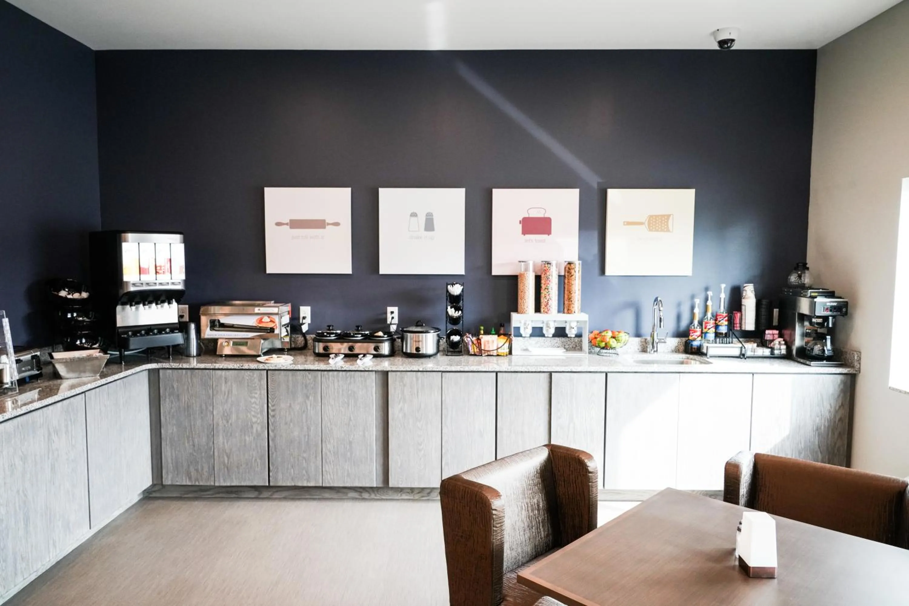 Breakfast in Brookstone Inn & Suites