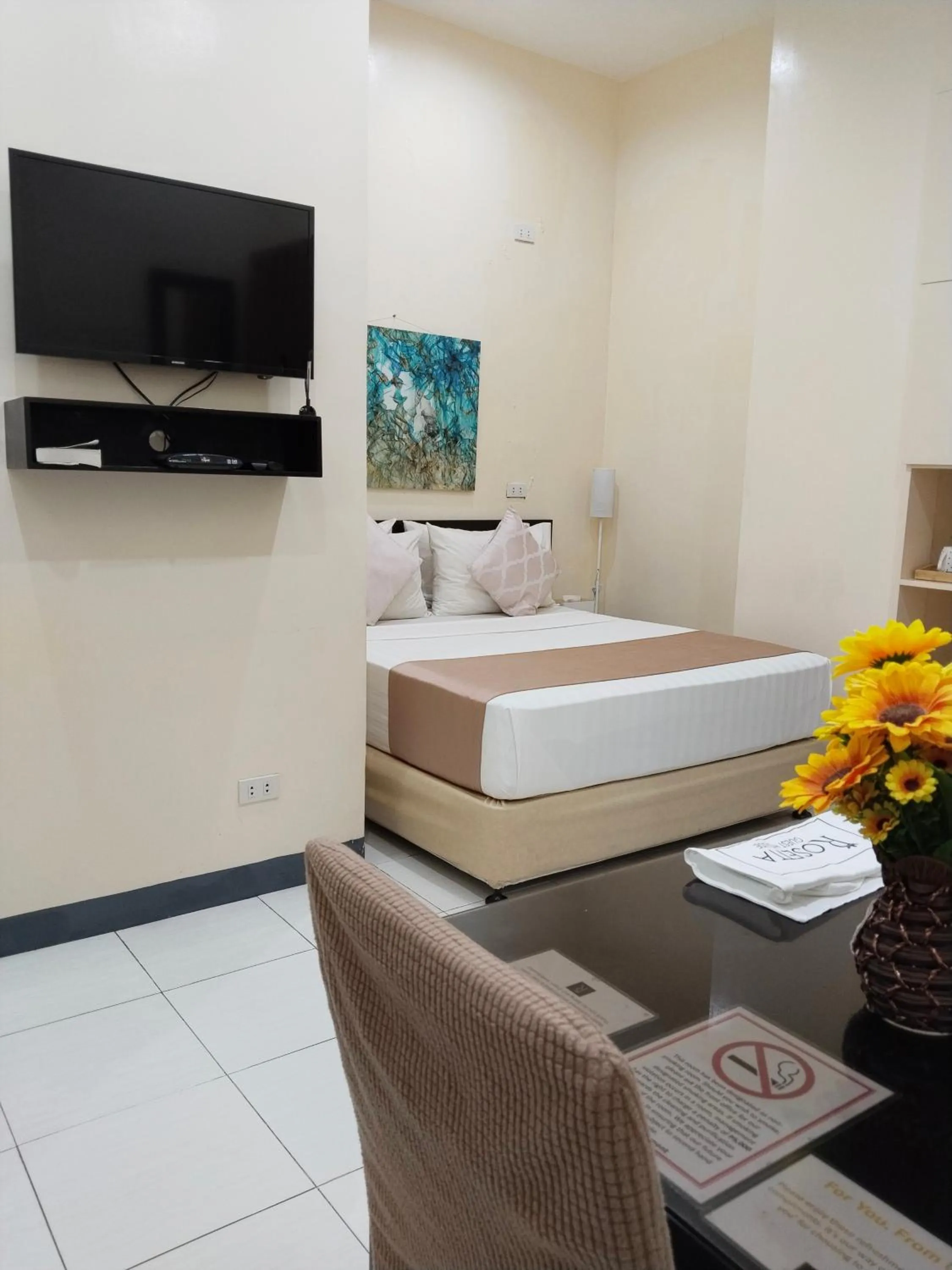 TV and multimedia, Bed in Rosetta Guest House