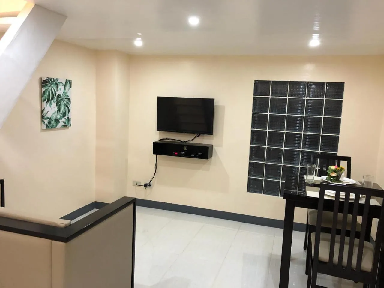 Communal lounge/ TV room in Rosetta Guest House