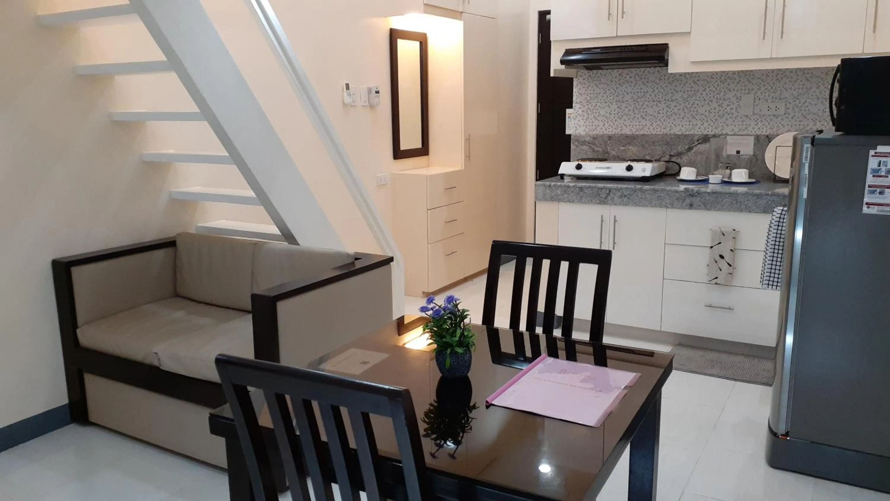 Kitchen or kitchenette in Rosetta Guest House