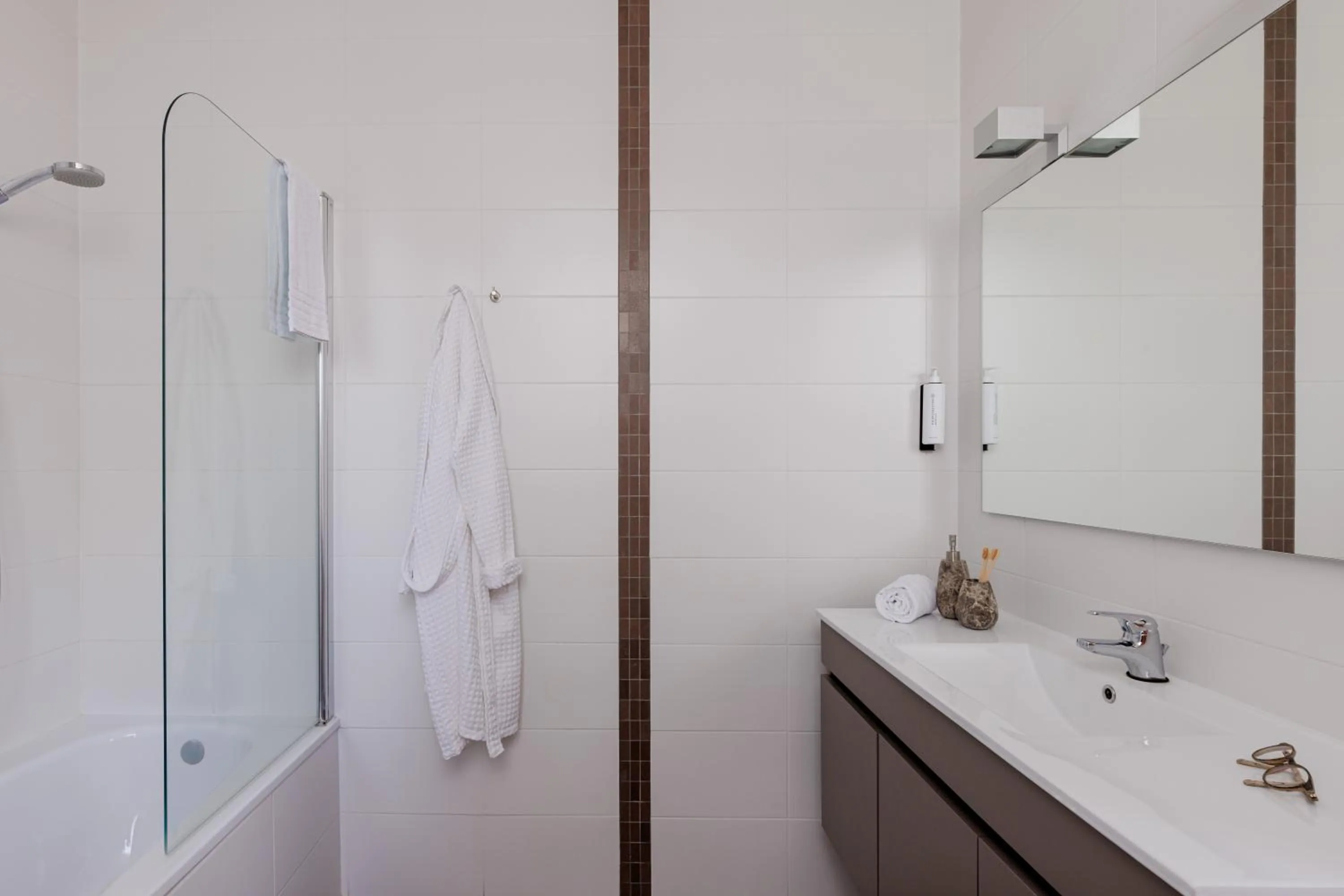 Hotel Corner House by WP Hotels