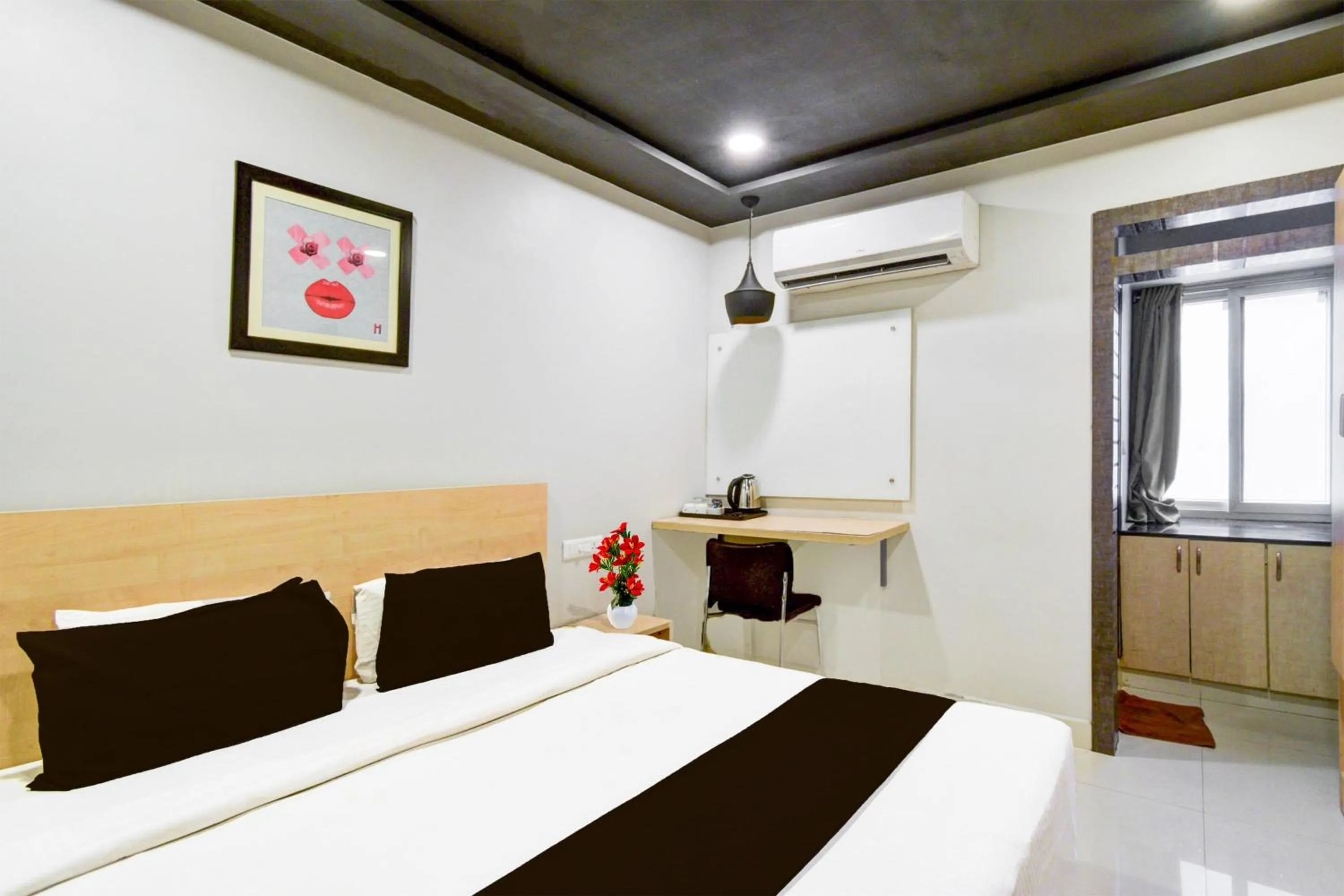 Bedroom, Bed in Super Townhouse Hi Tech City Hyderabad