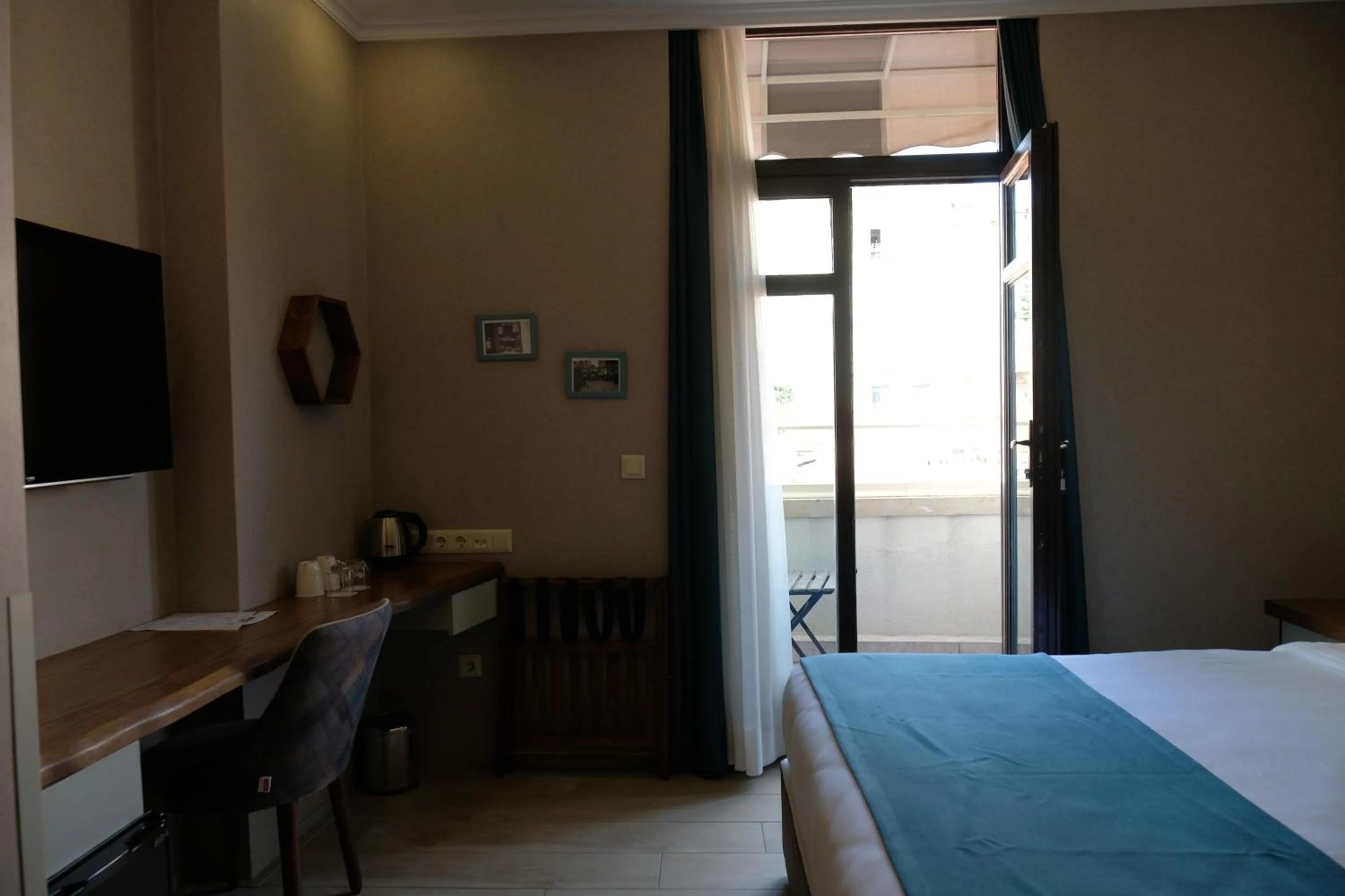 Photo of the whole room, Bed in GALATAHAN Hotel Istanbul Karakoy