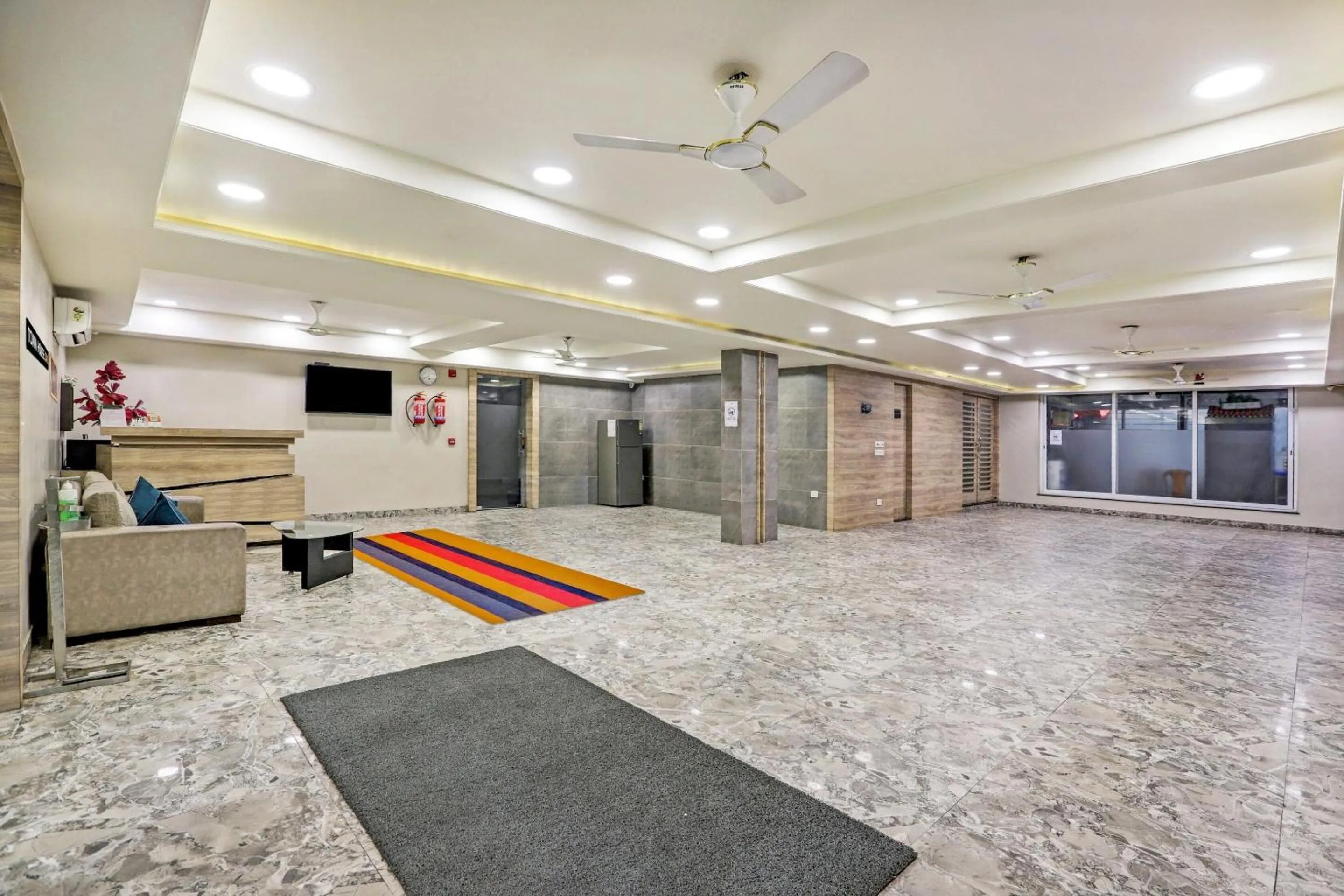 Lobby or reception in Super Townhouse OAK Shubhham Regency