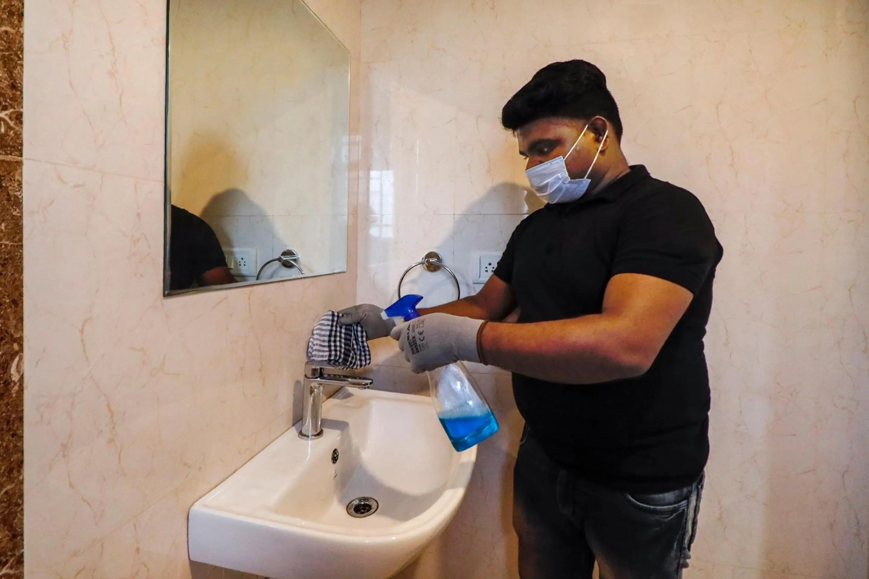 Bathroom in Super Townhouse OAK Shubhham Regency