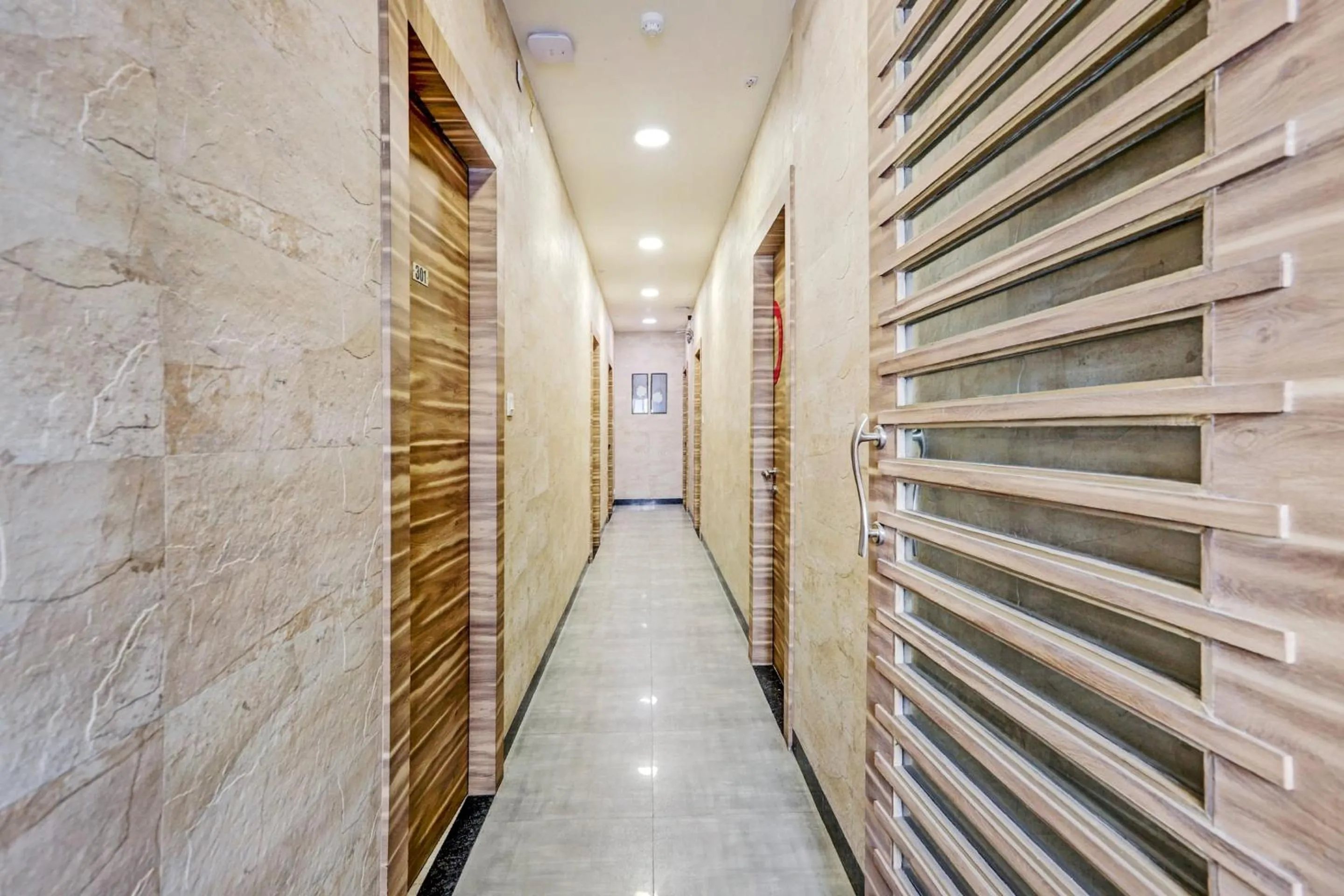 Lobby or reception in Super Townhouse OAK Shubhham Regency