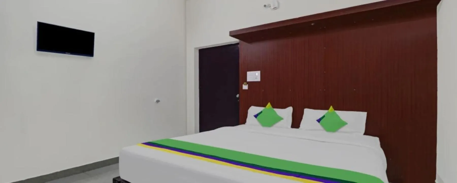 Bed in GRAND JP INN Near 2 km from Gundlupet bus stand