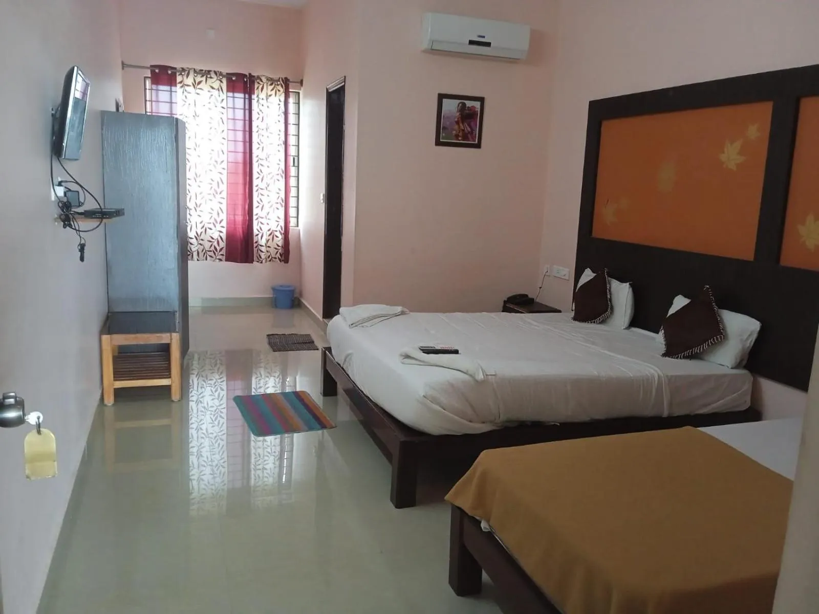 TV and multimedia, Bed in GRAND JP INN Near 2 km from Gundlupet bus stand
