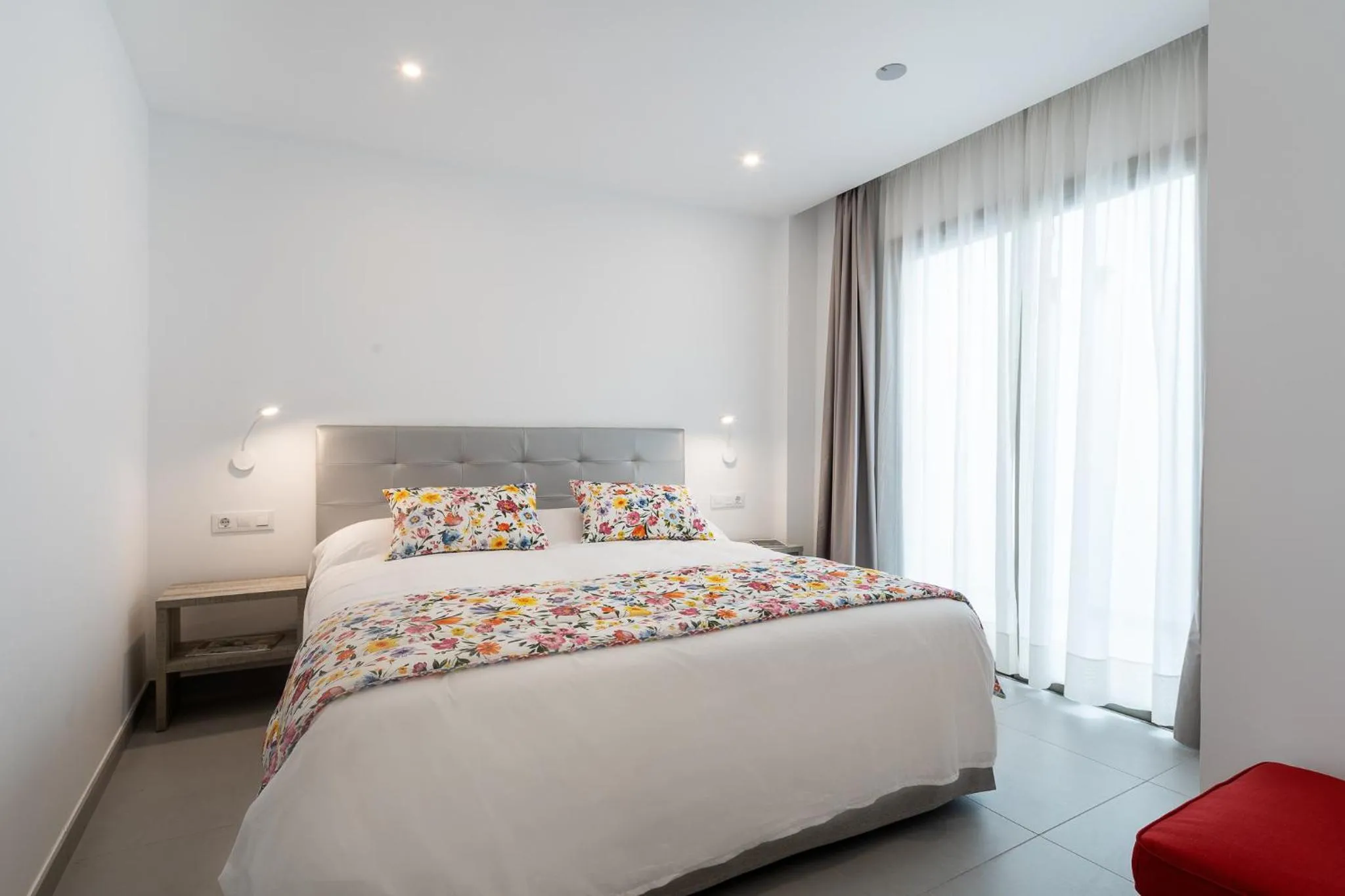 VV LOYANT CANTERAS "by henrypole home"
