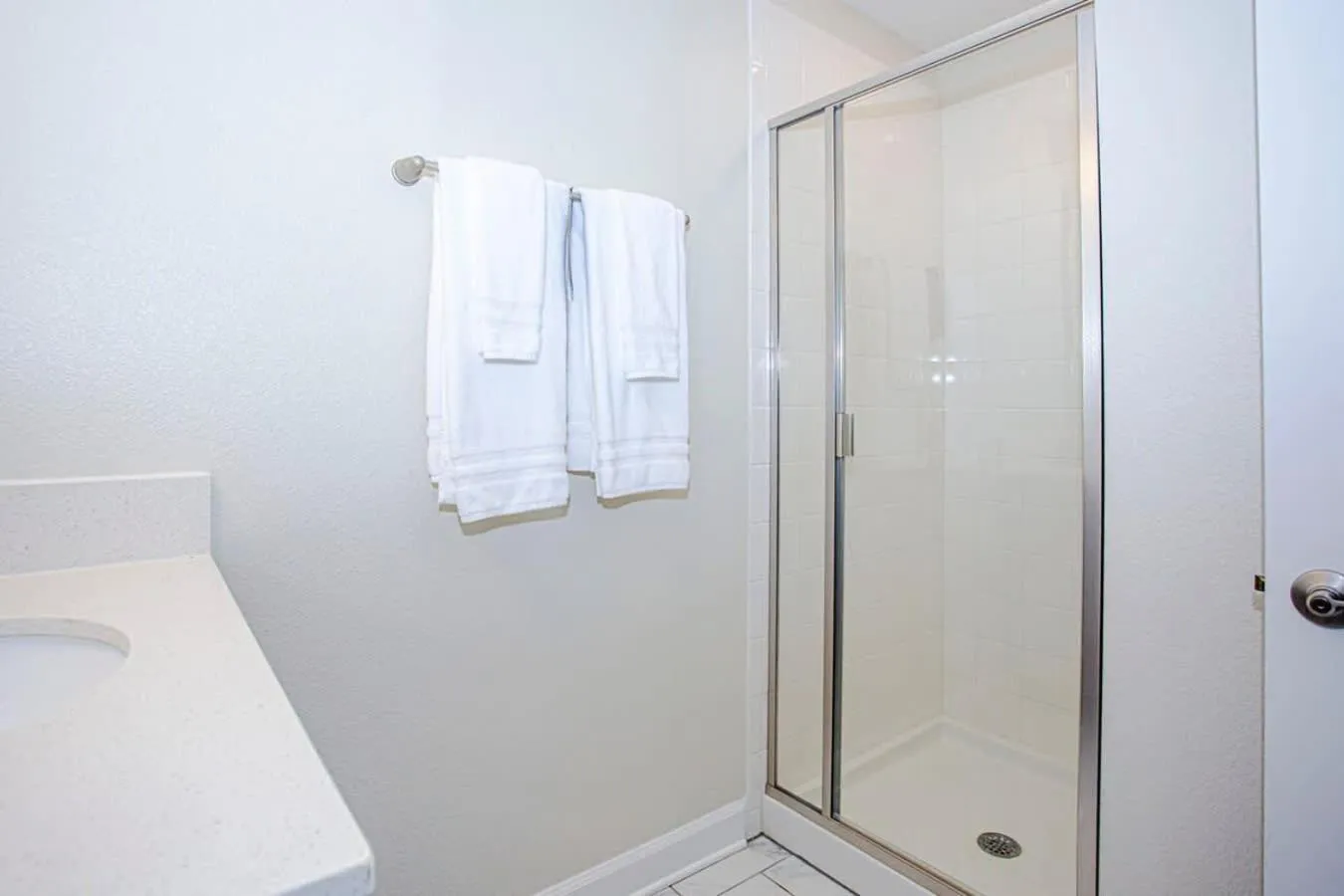 Wonderful 5 Bedroom w/ Pool Close to Disney 4801