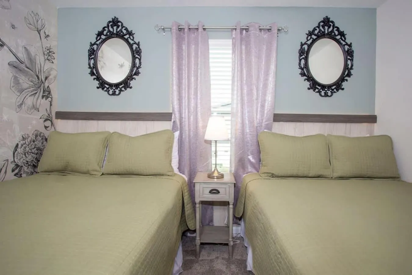 Bed in Wonderful 5 Bedroom w/ Pool Close to Disney 4801