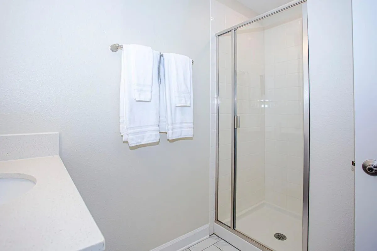 Wonderful 5 Bedroom w/ Pool Close to Disney 4801