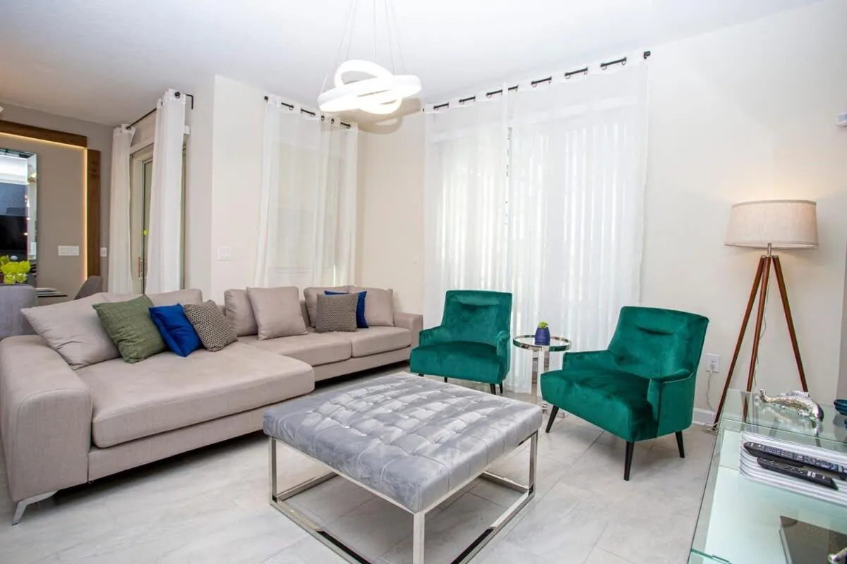 Gorgeous 4 Bedroom w/ Pool Close to Disney 4836