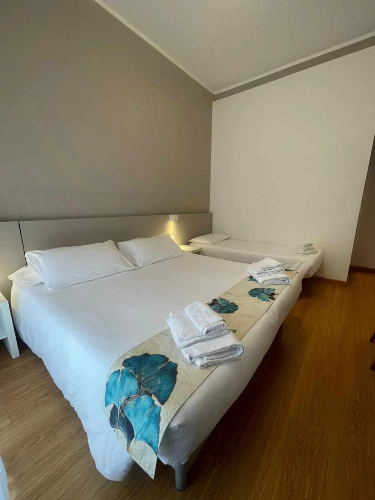 Bed in Hotel Del Corso