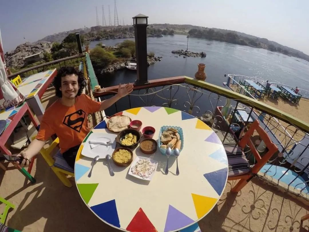 Restaurant/places to eat in Onaty Ka Guest House