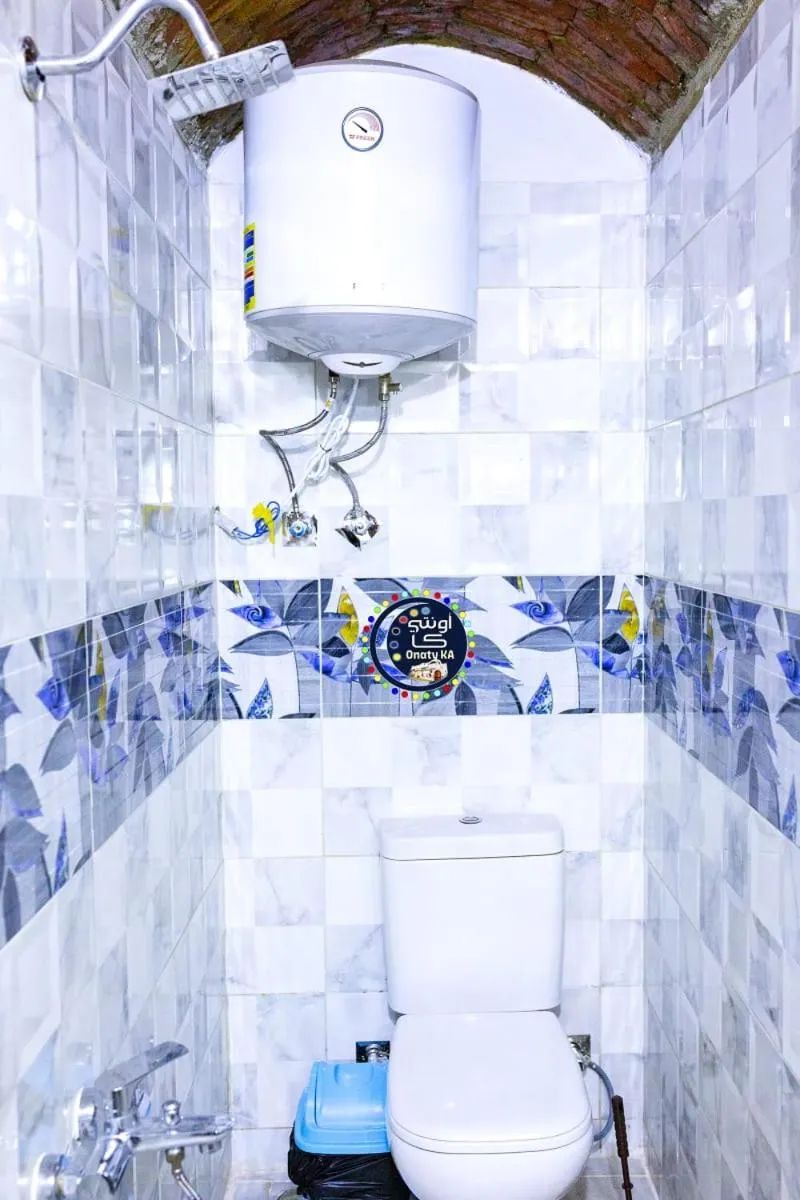 Toilet in Onaty Ka Guest House
