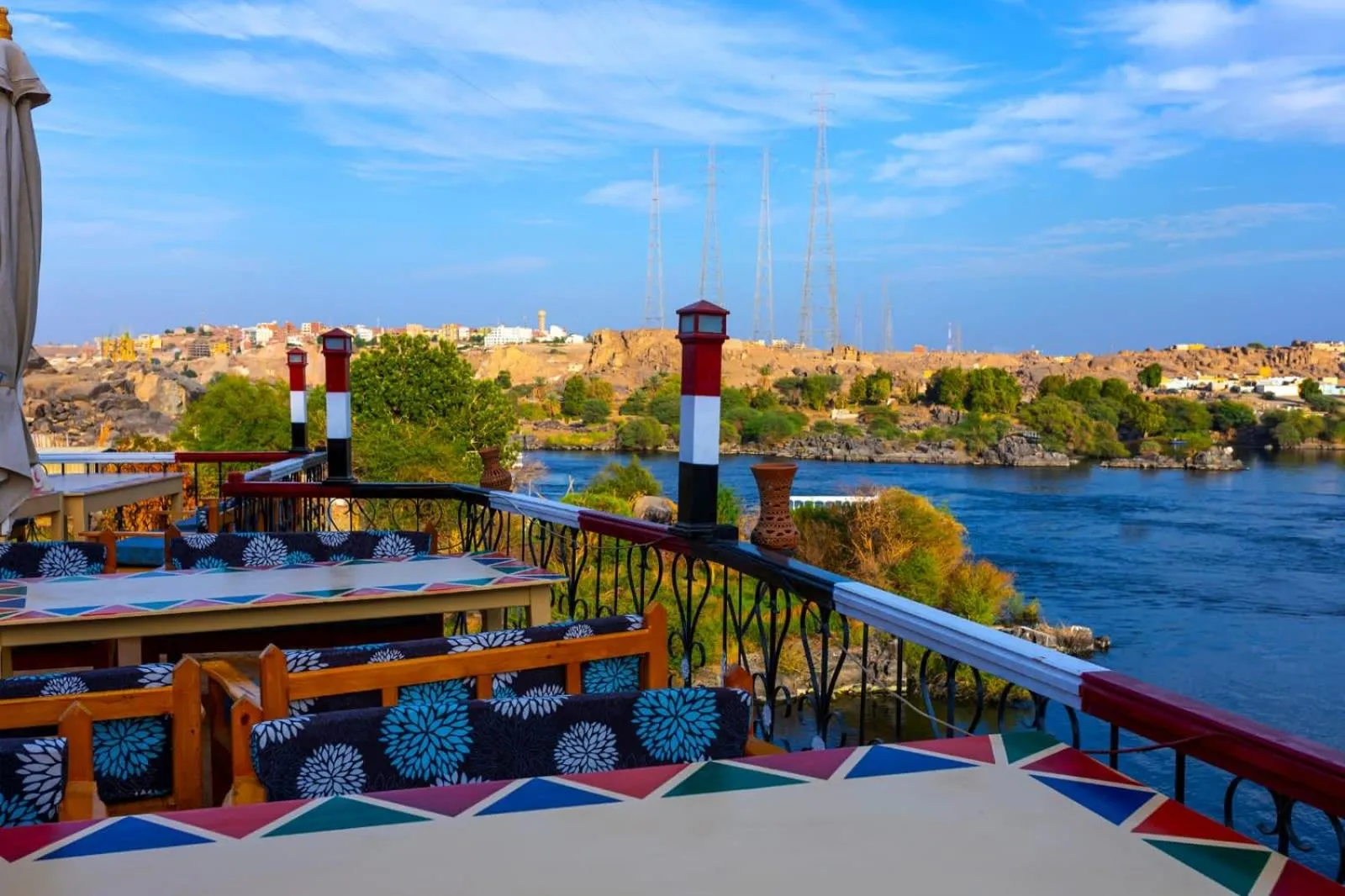 Restaurant/places to eat in Onaty Ka Guest House