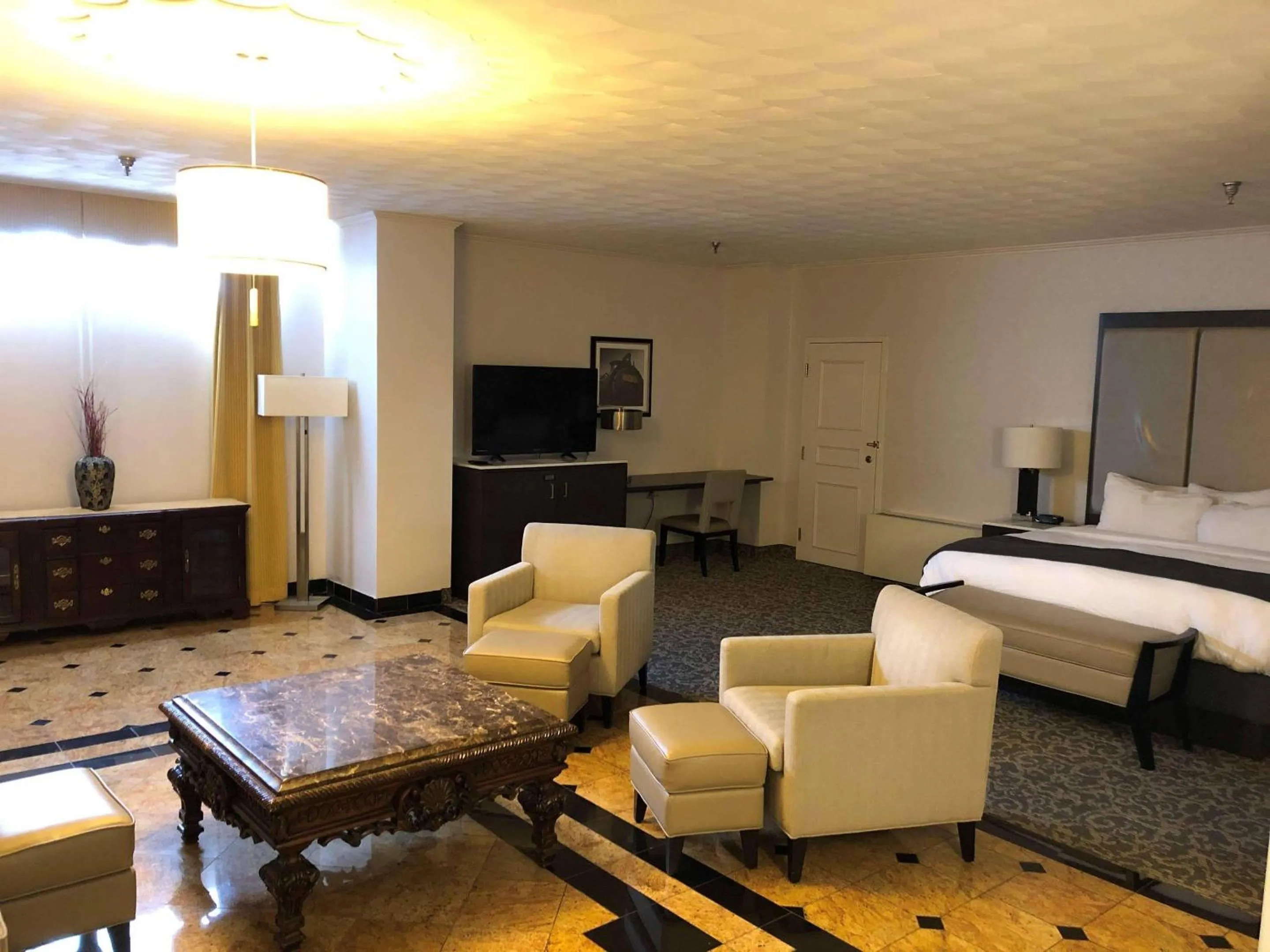 Bedroom, Bed in Radisson Lackawanna Station Hotel Scranton