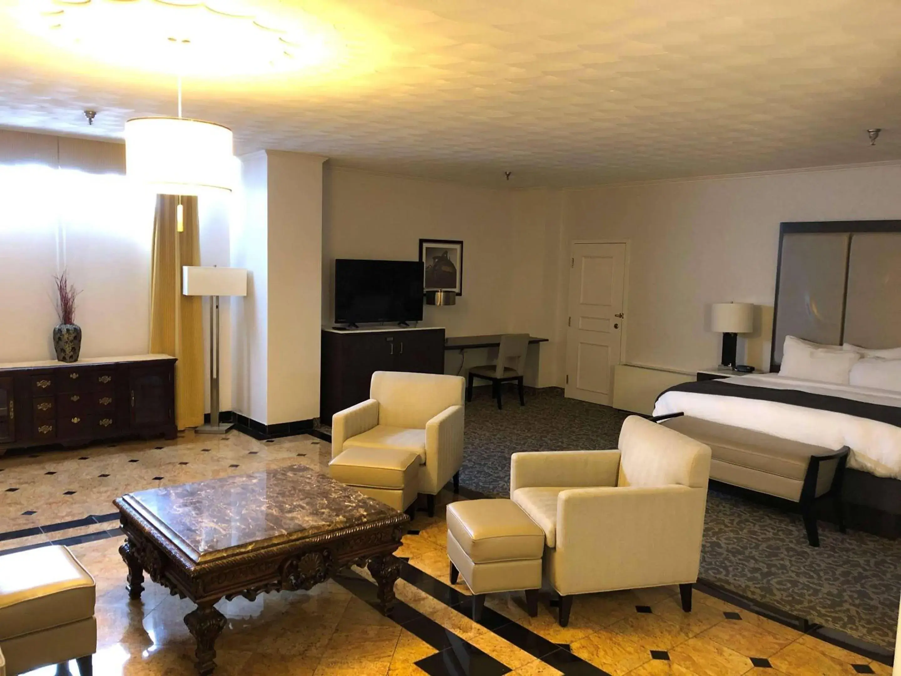 Bedroom, Bed in Radisson Lackawanna Station Hotel Scranton Bedroom, Bed in Radisson Lackawanna Station Hotel Scranton